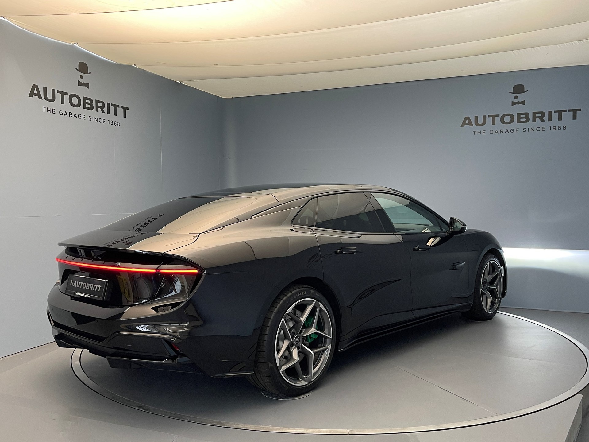 LOTUS Emeya S-showroom-element-3