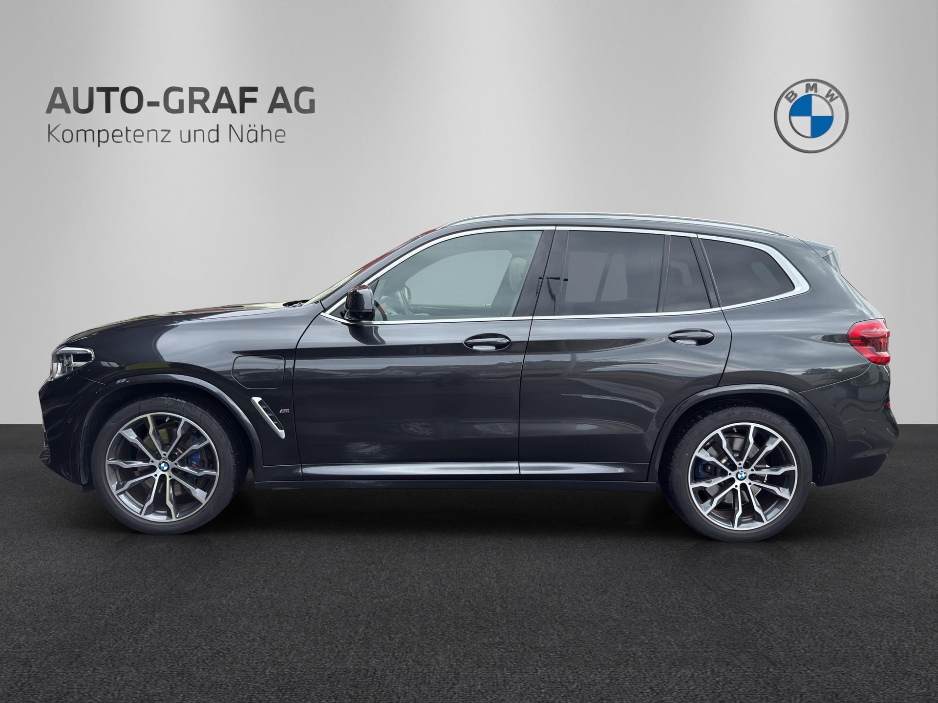 BMW X3 xDrive 30e M Sport-showroom-element-1