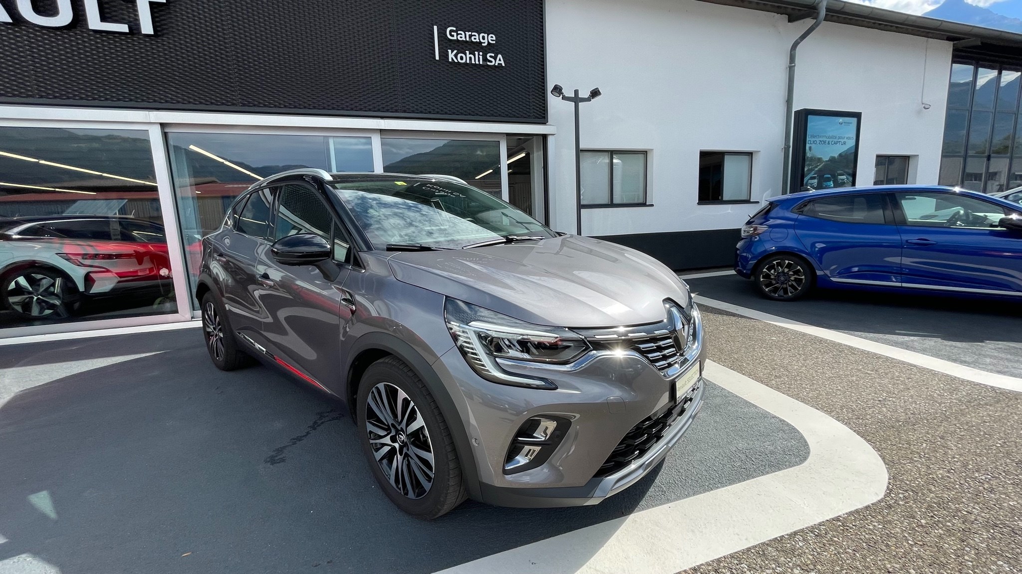 RENAULT Captur 1.6 E-Tech (SUV / Gelndewagen)