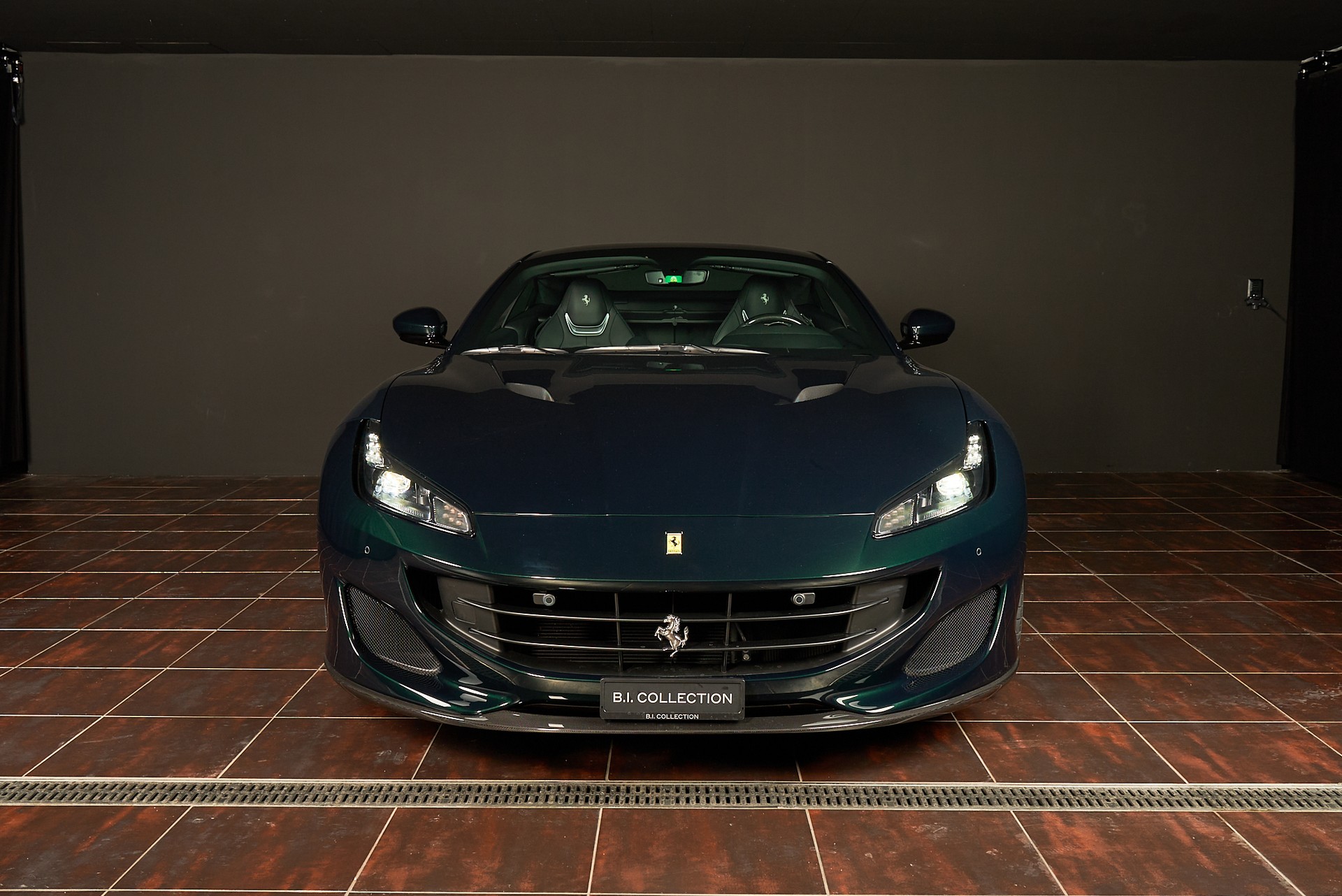 FERRARI Portofino 3.9 V8 T-showroom-element-3