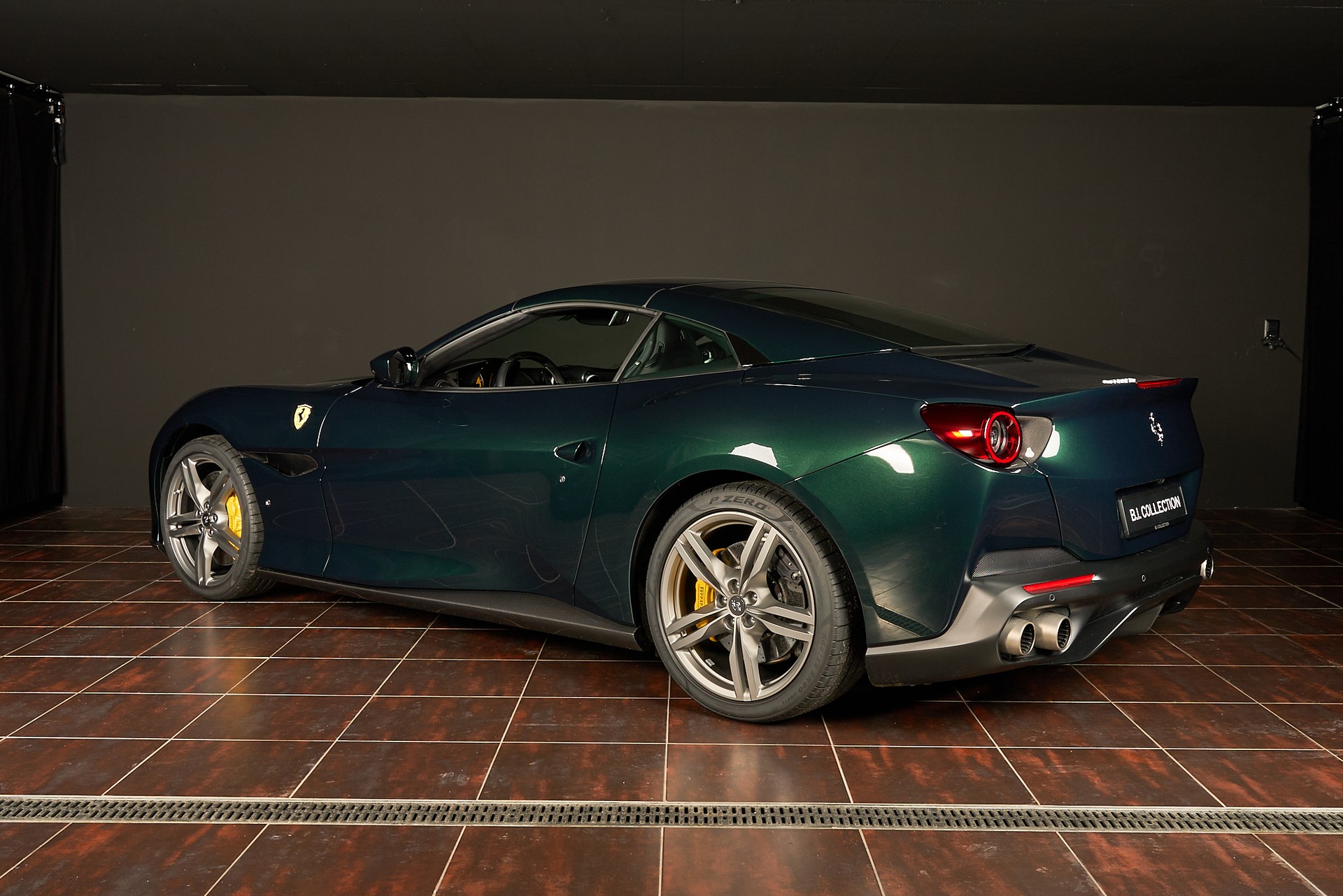 FERRARI Portofino 3.9 V8 T-showroom-element-2