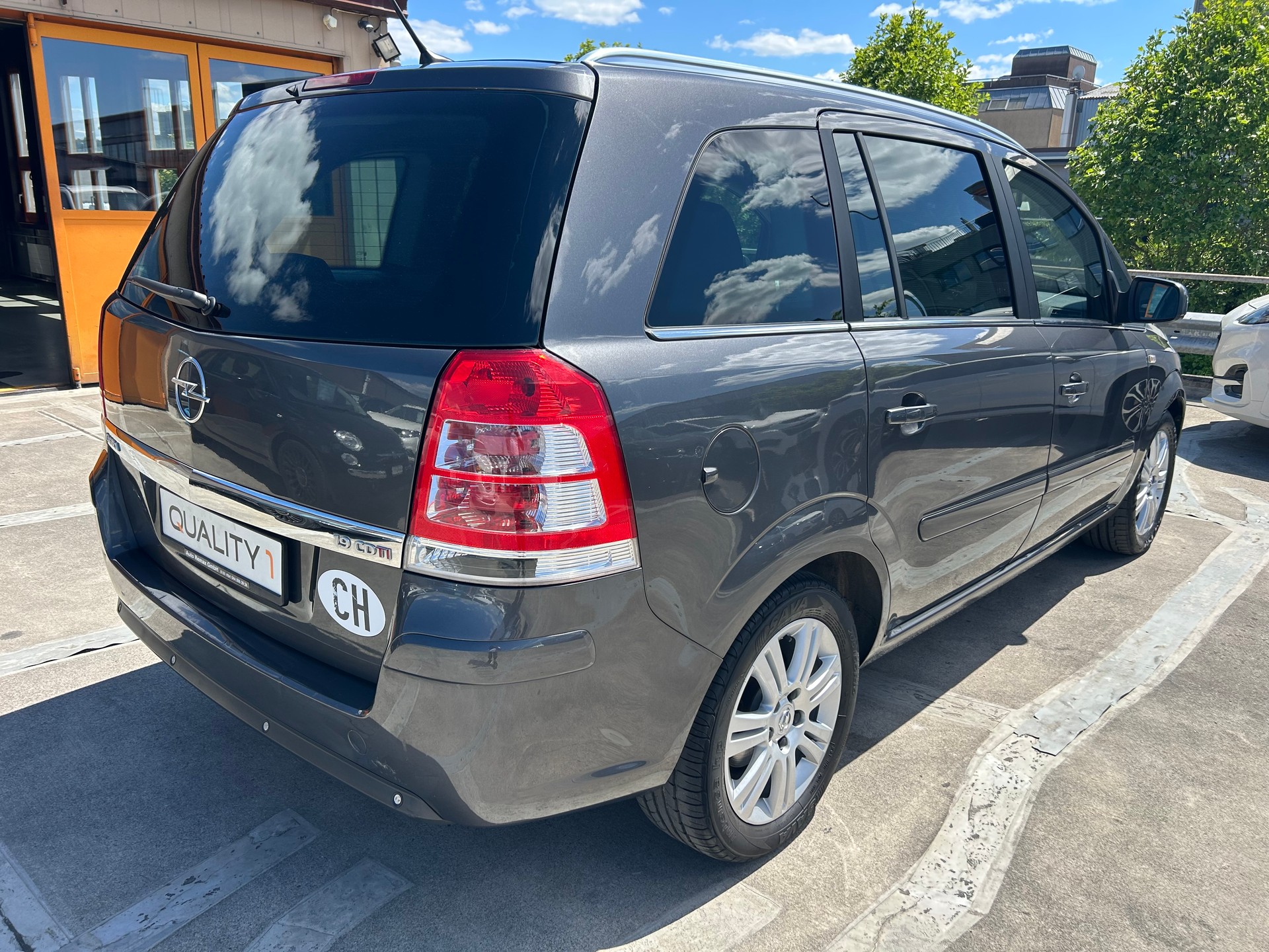 OPEL Zafira 1.9 CDTI Cosmo Automatic-showroom-element-3