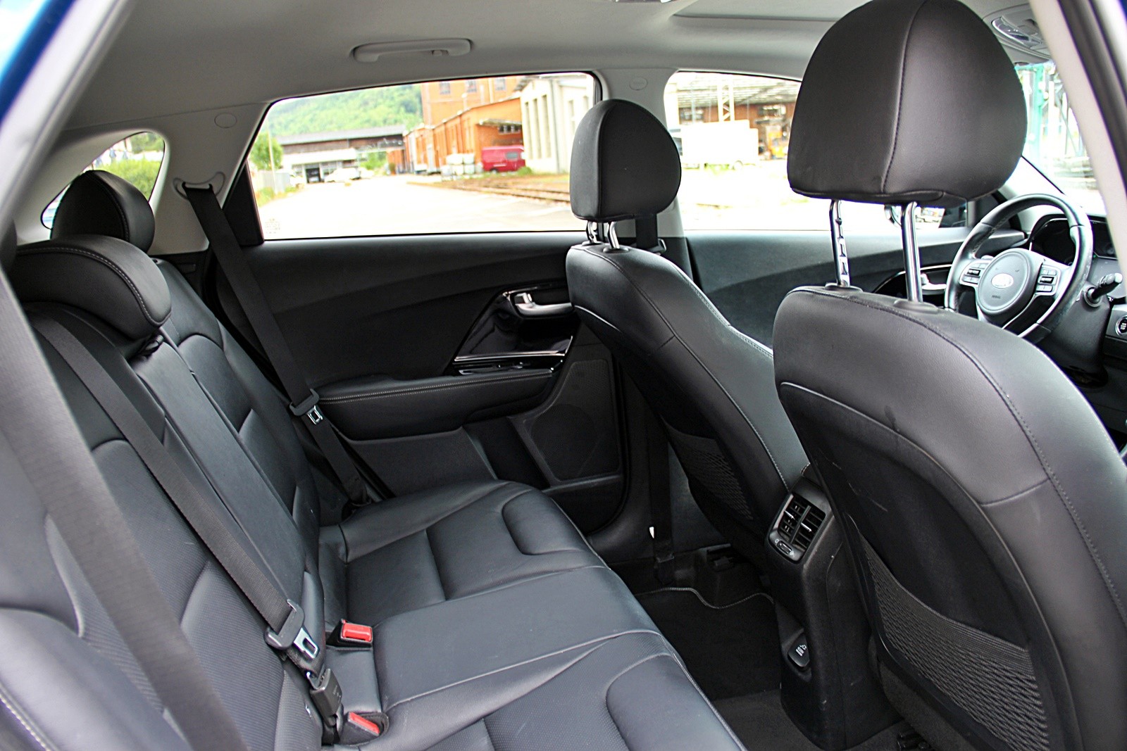 KIA Niro 1.6GDi Hybrid Style DCT-image-14