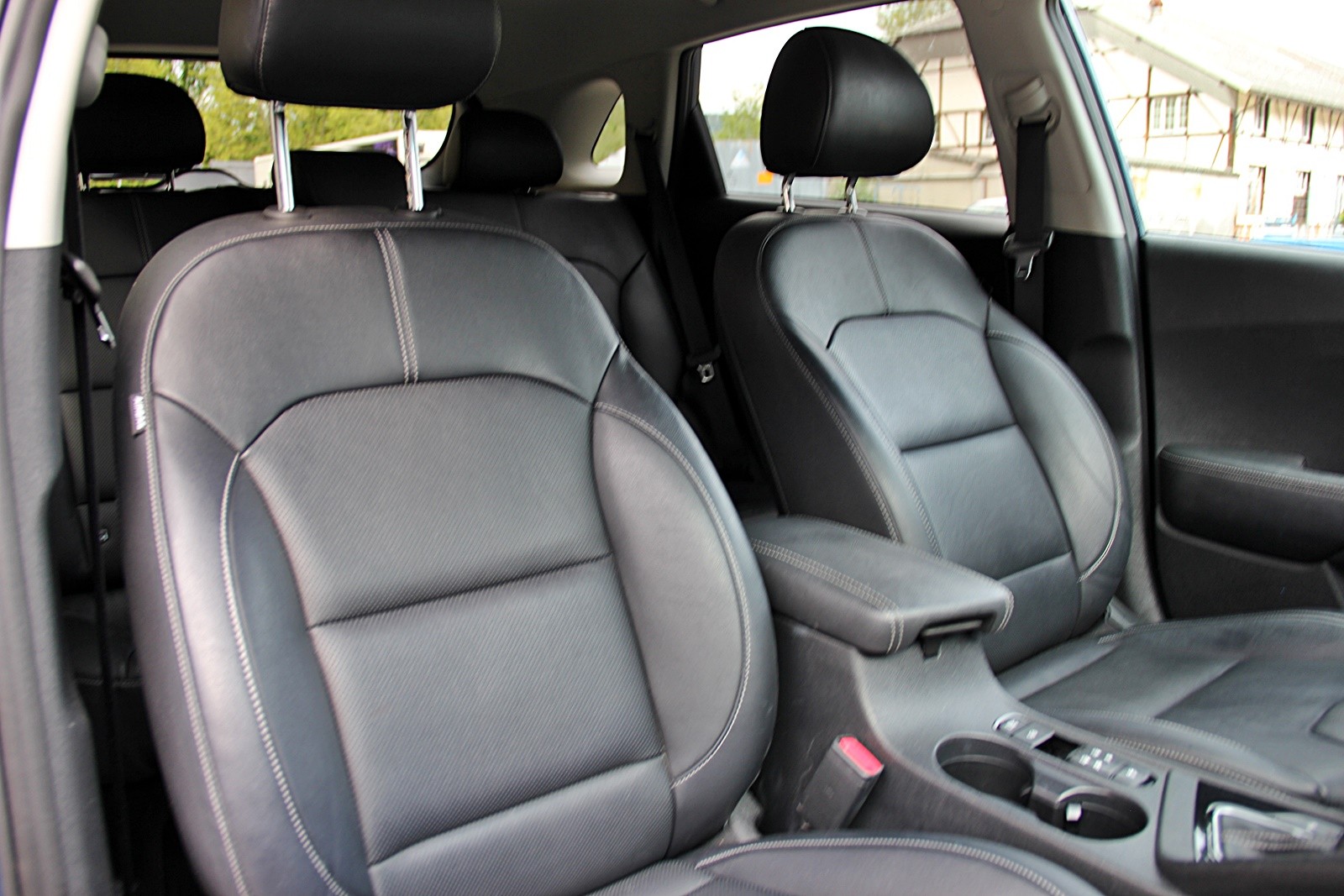 KIA Niro 1.6GDi Hybrid Style DCT-image-12