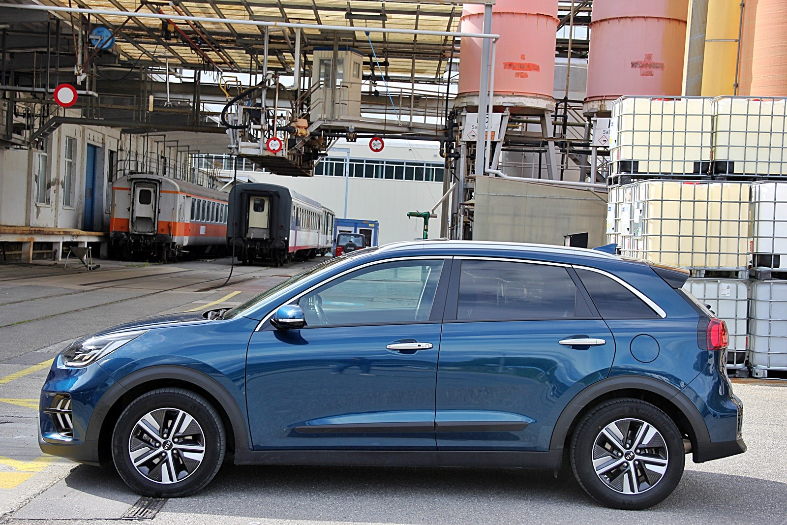 KIA Niro 1.6GDi Hybrid Style DCT-showroom-element-1