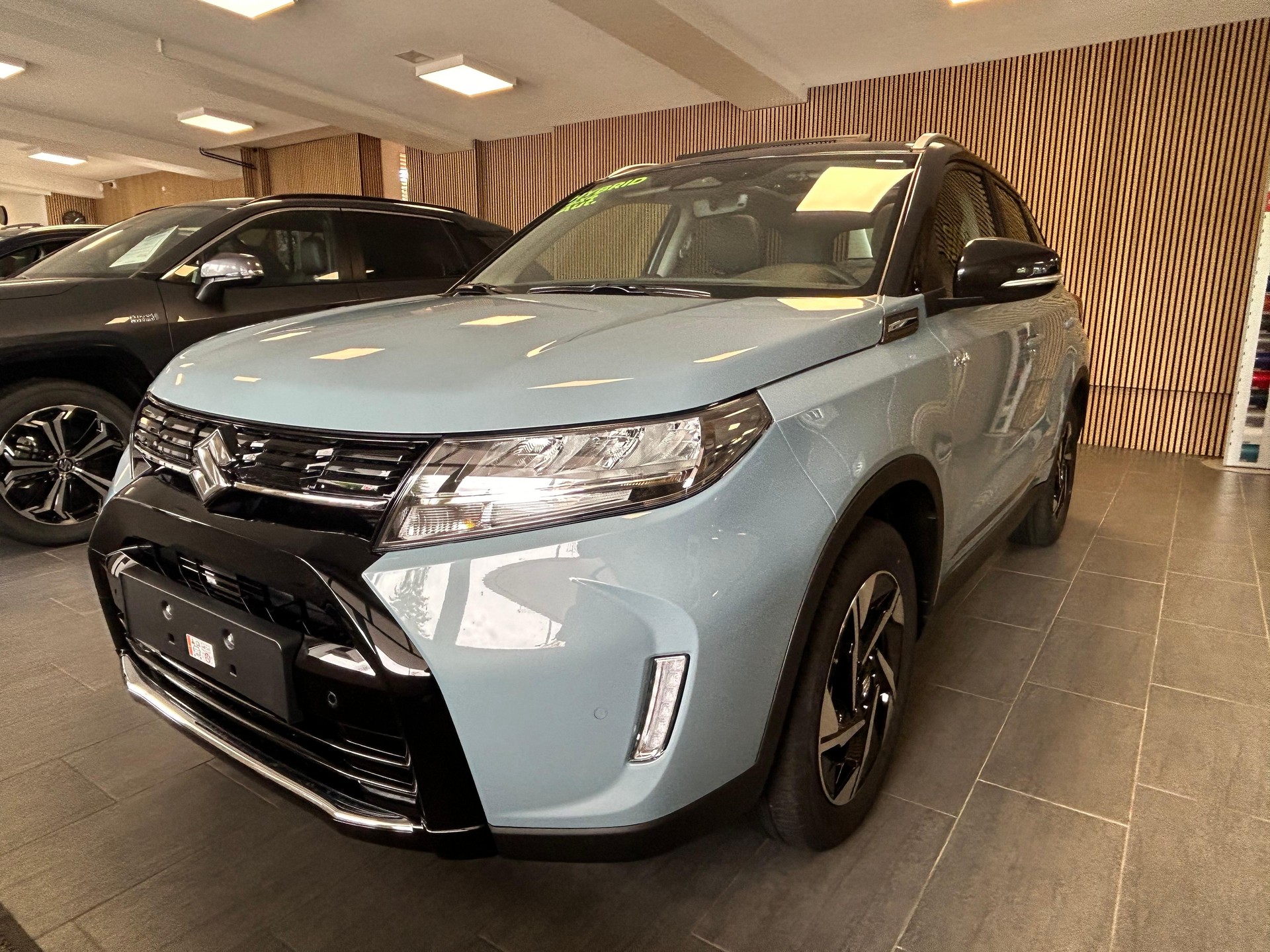 SUZUKI Vitara 1.5 Piz Sulai Top Hybrid 4x4-showroom-element-3