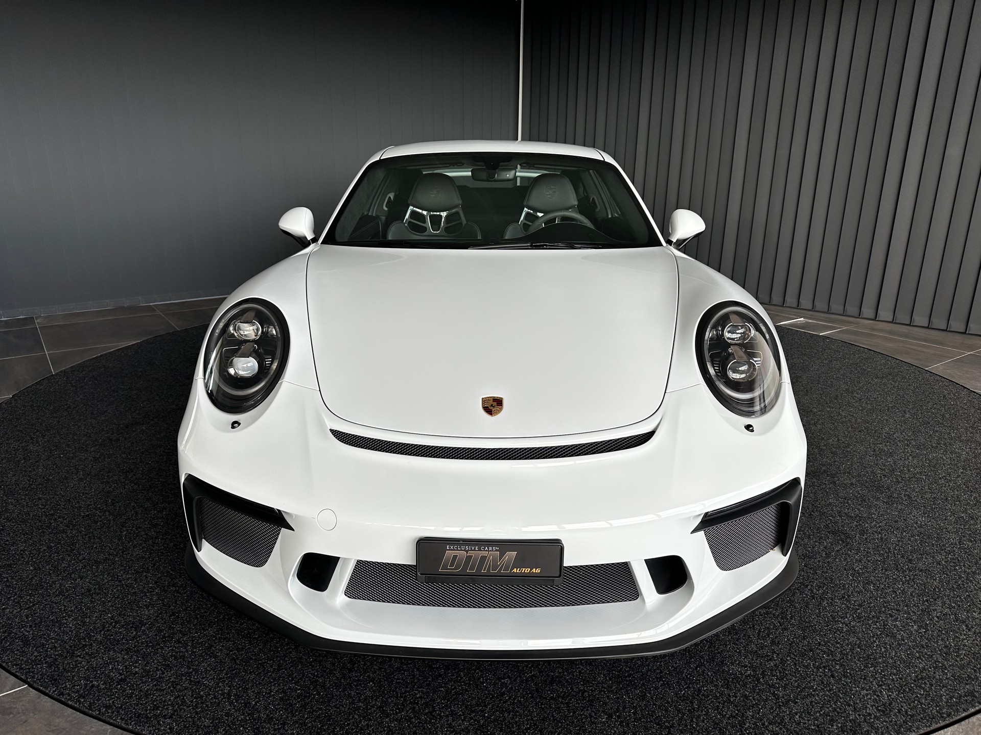PORSCHE 911 GT3-showroom-element-1
