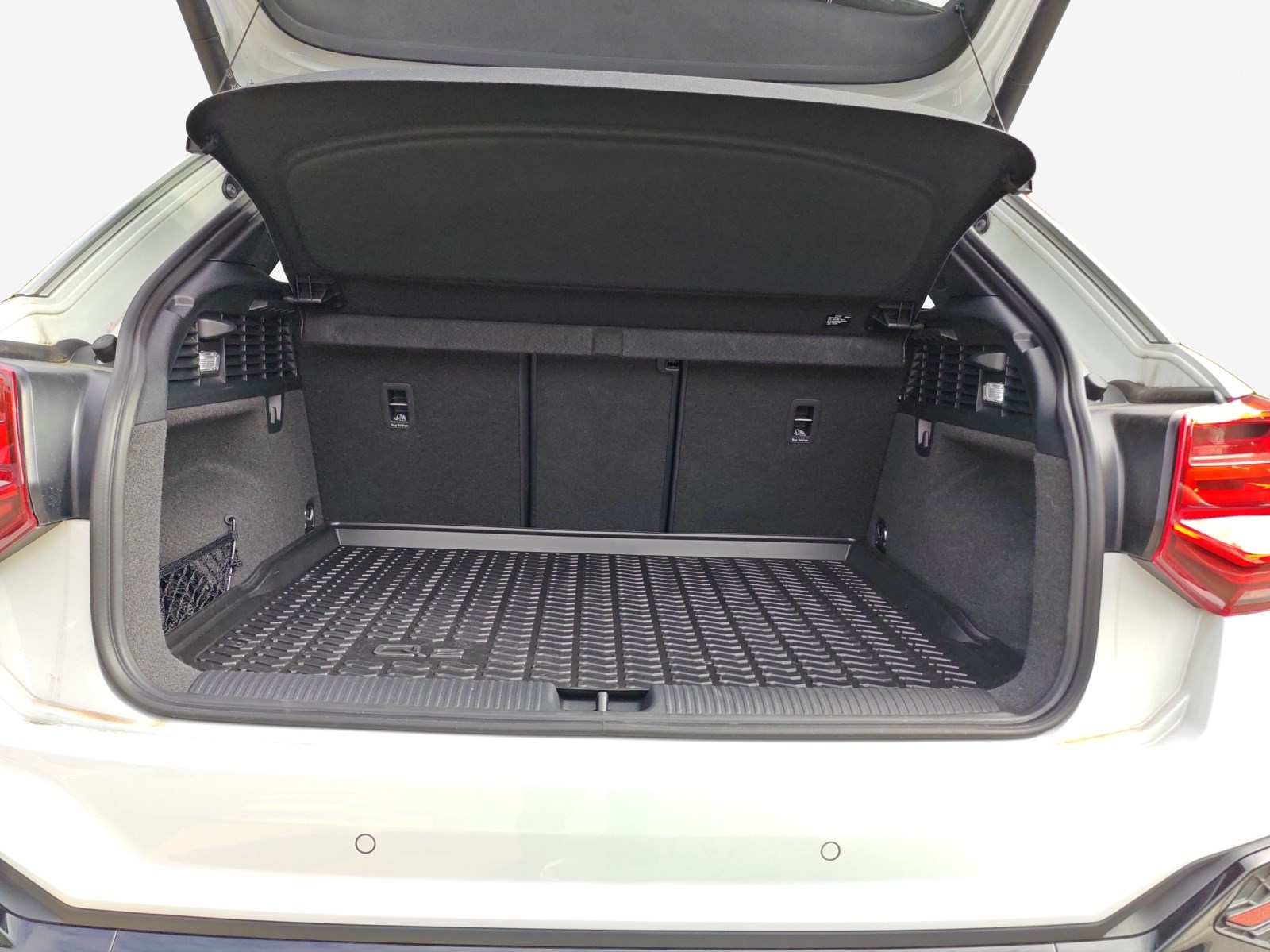 AUDI Q2 40 TFSI S line Attraction quattro S-tronic-showroom-element-2