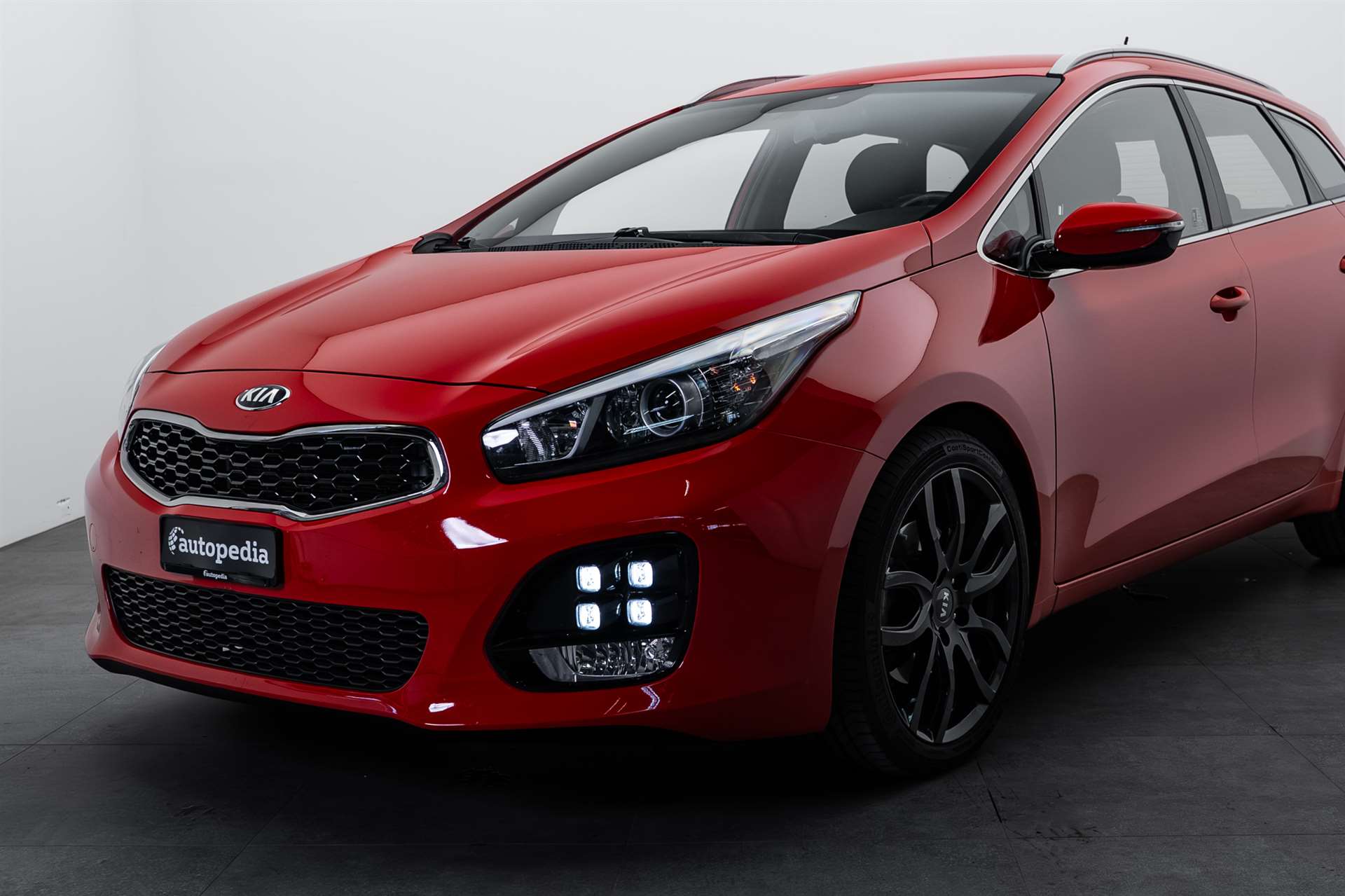 KIA Ceed Sportswagon 1.6 CRDi DCT-Automat-showroom-element-1
