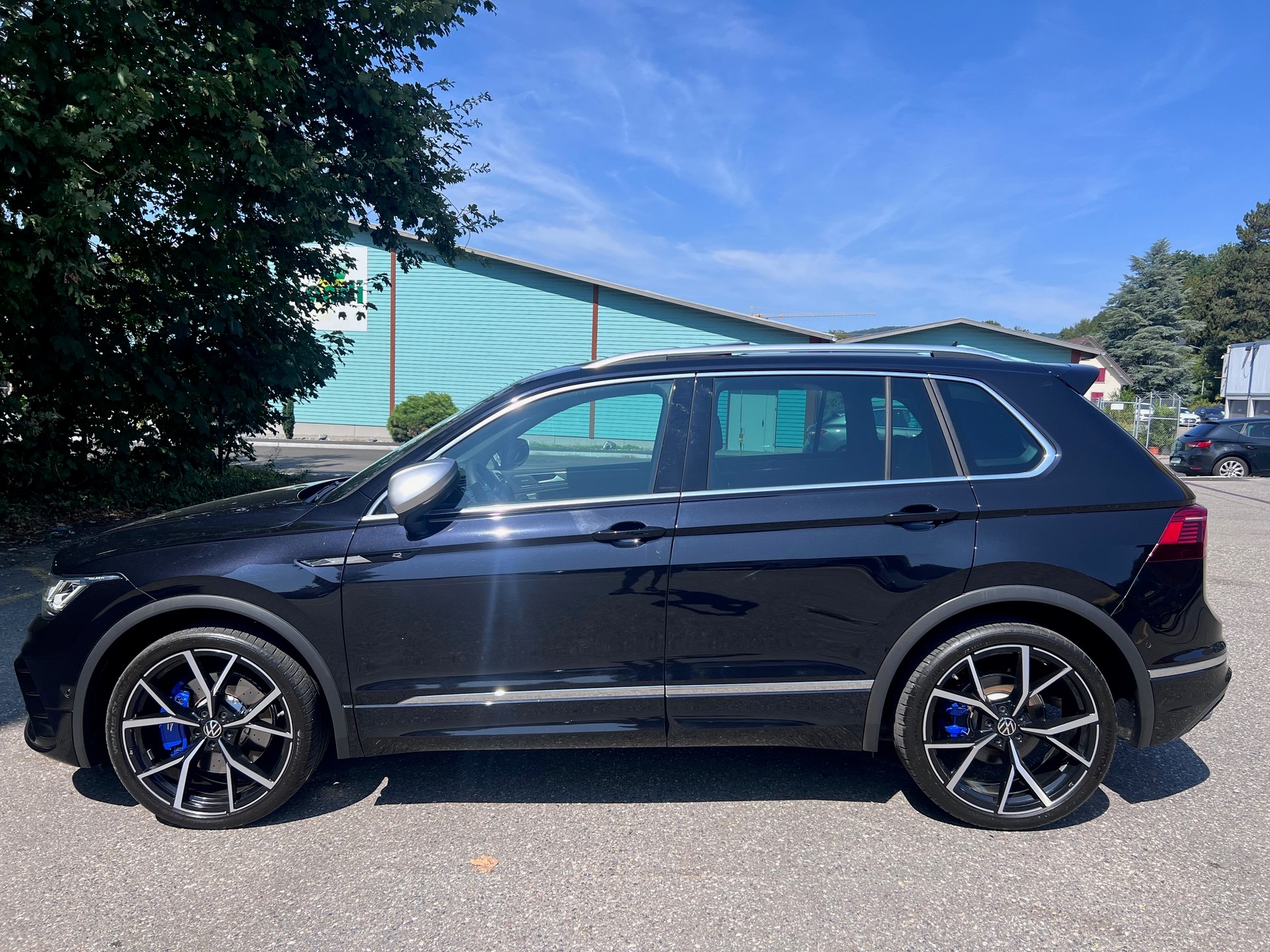 VW Tiguan 2.0TSI R 4Motion DSG-showroom-element-1