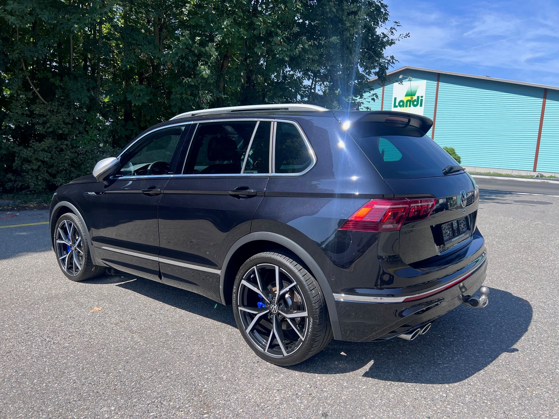 VW Tiguan 2.0TSI R 4Motion DSG-showroom-element-2