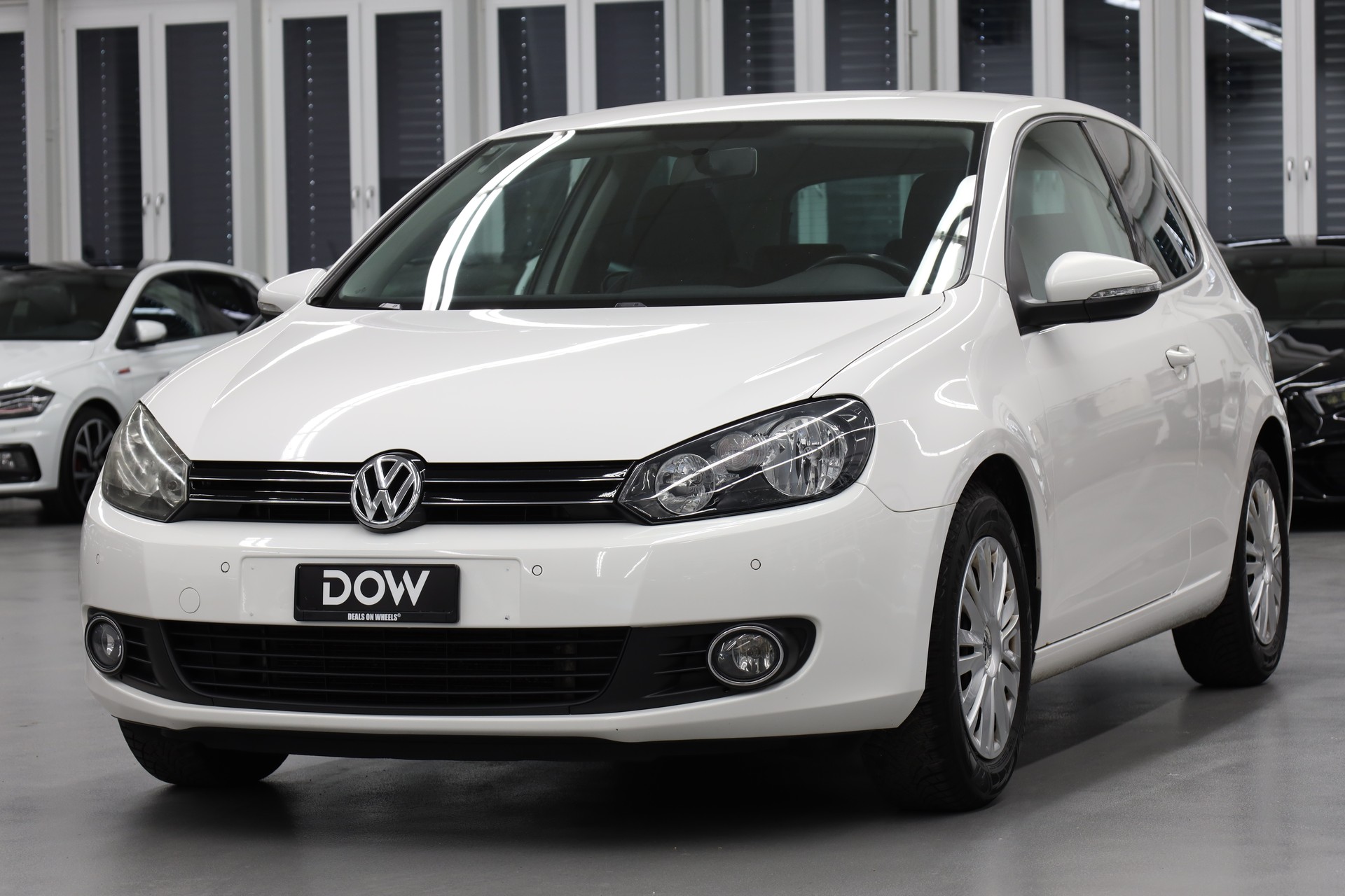 VW Golf VI 1.6-showroom-element-2