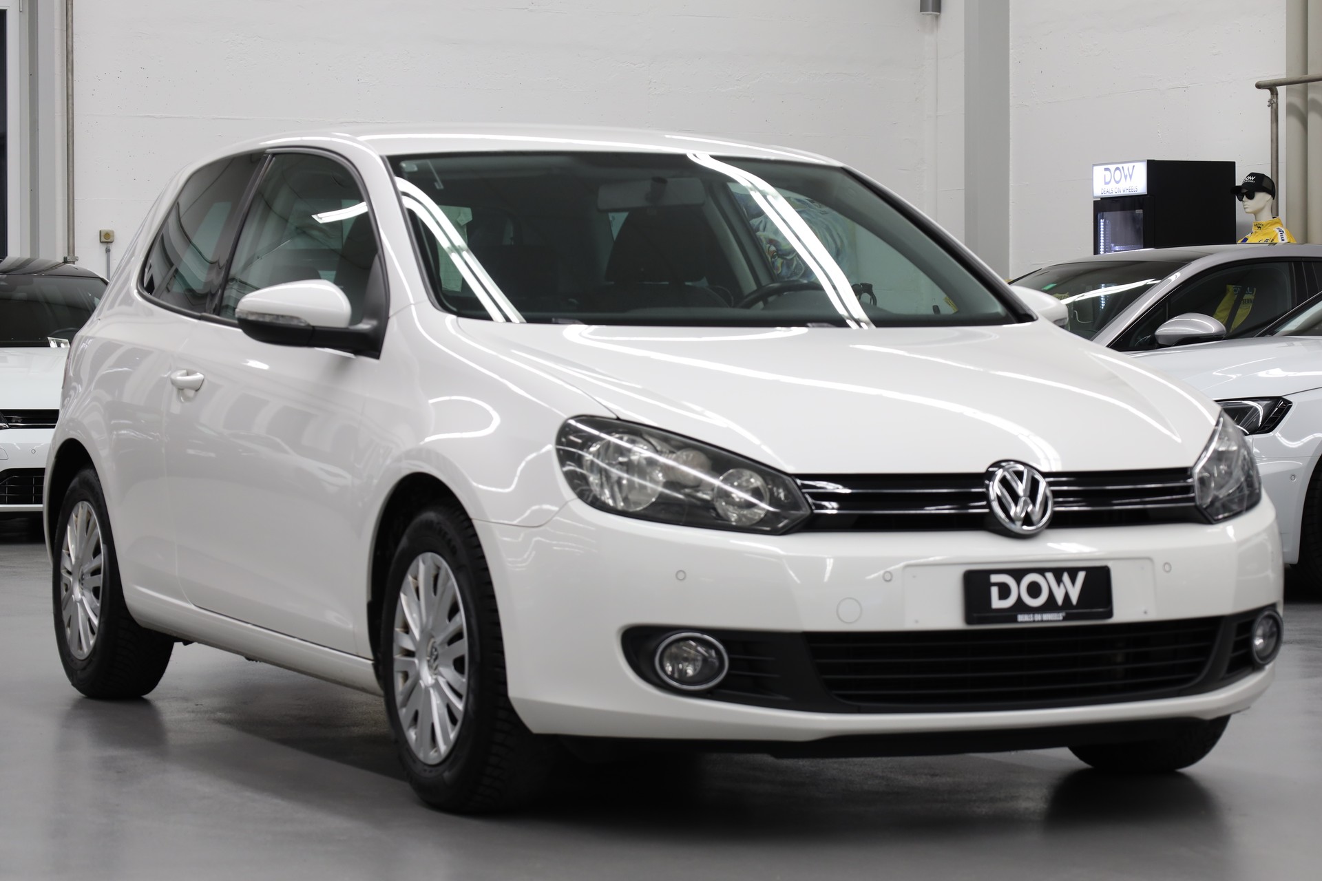 VW Golf VI 1.6-showroom-element-1