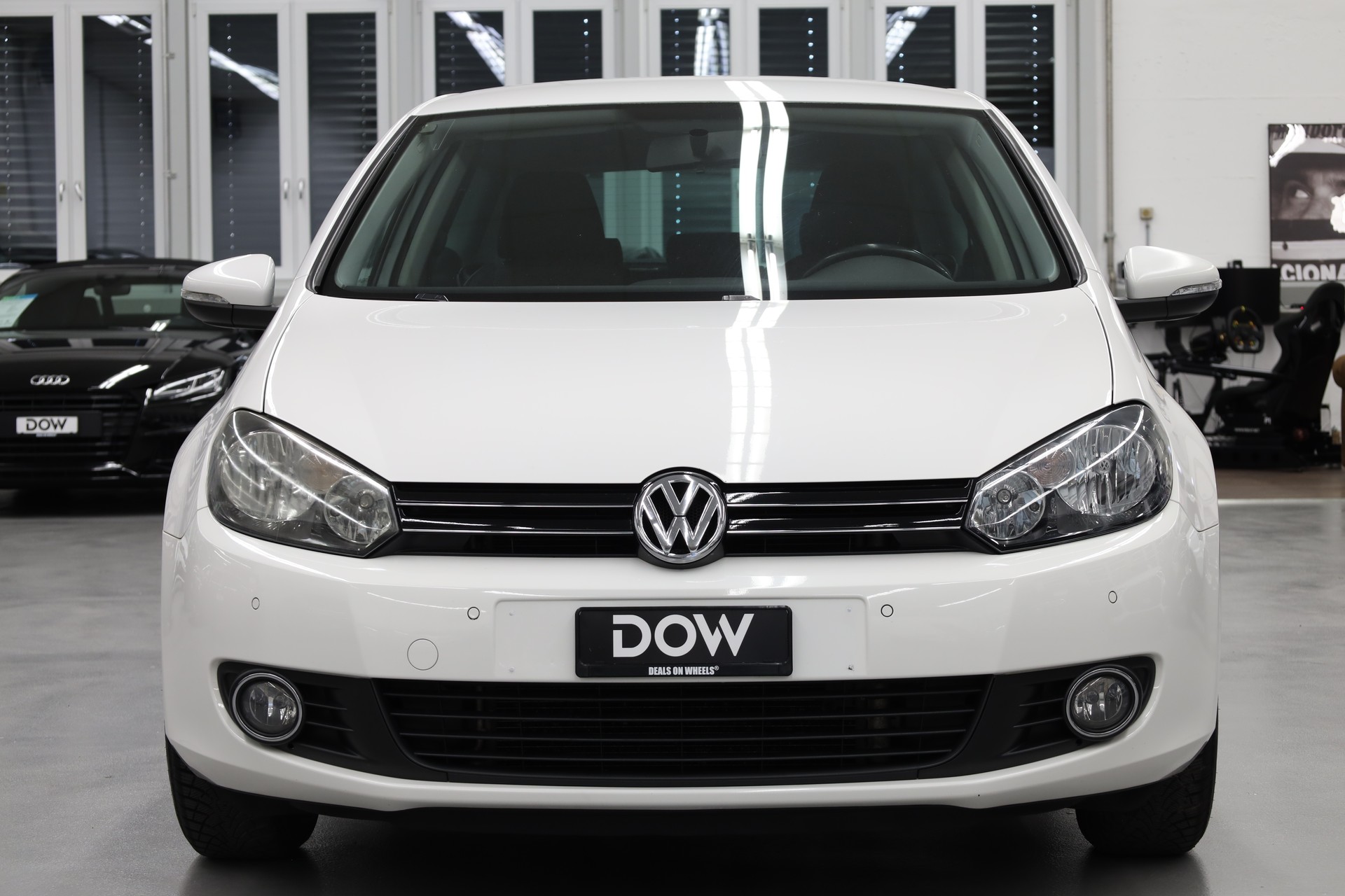 VW Golf VI 1.6-showroom-element-3