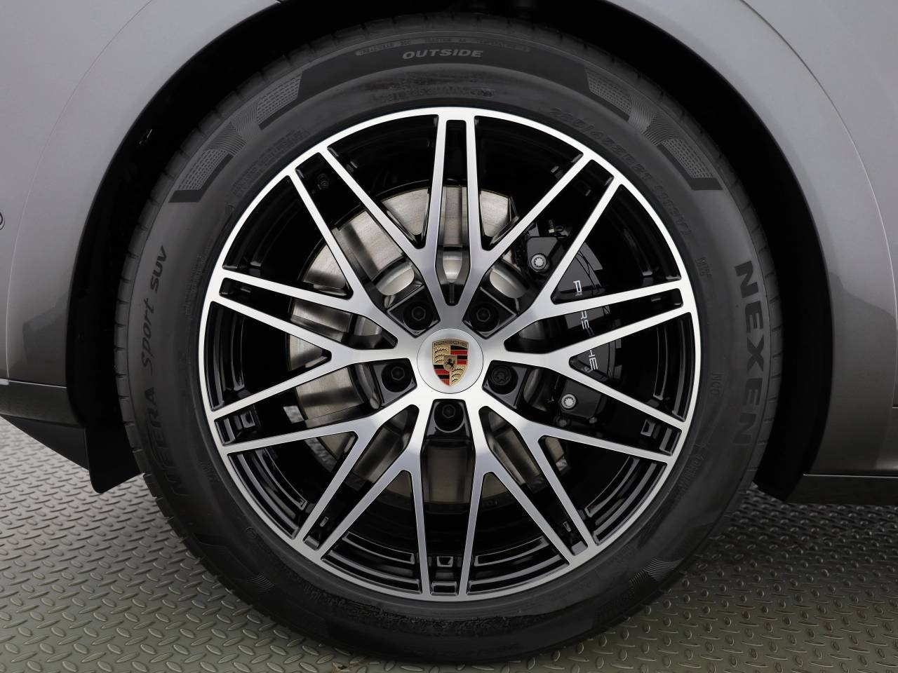 PORSCHE CAYENNE S E-Hybrid Coupé-showroom-element-3