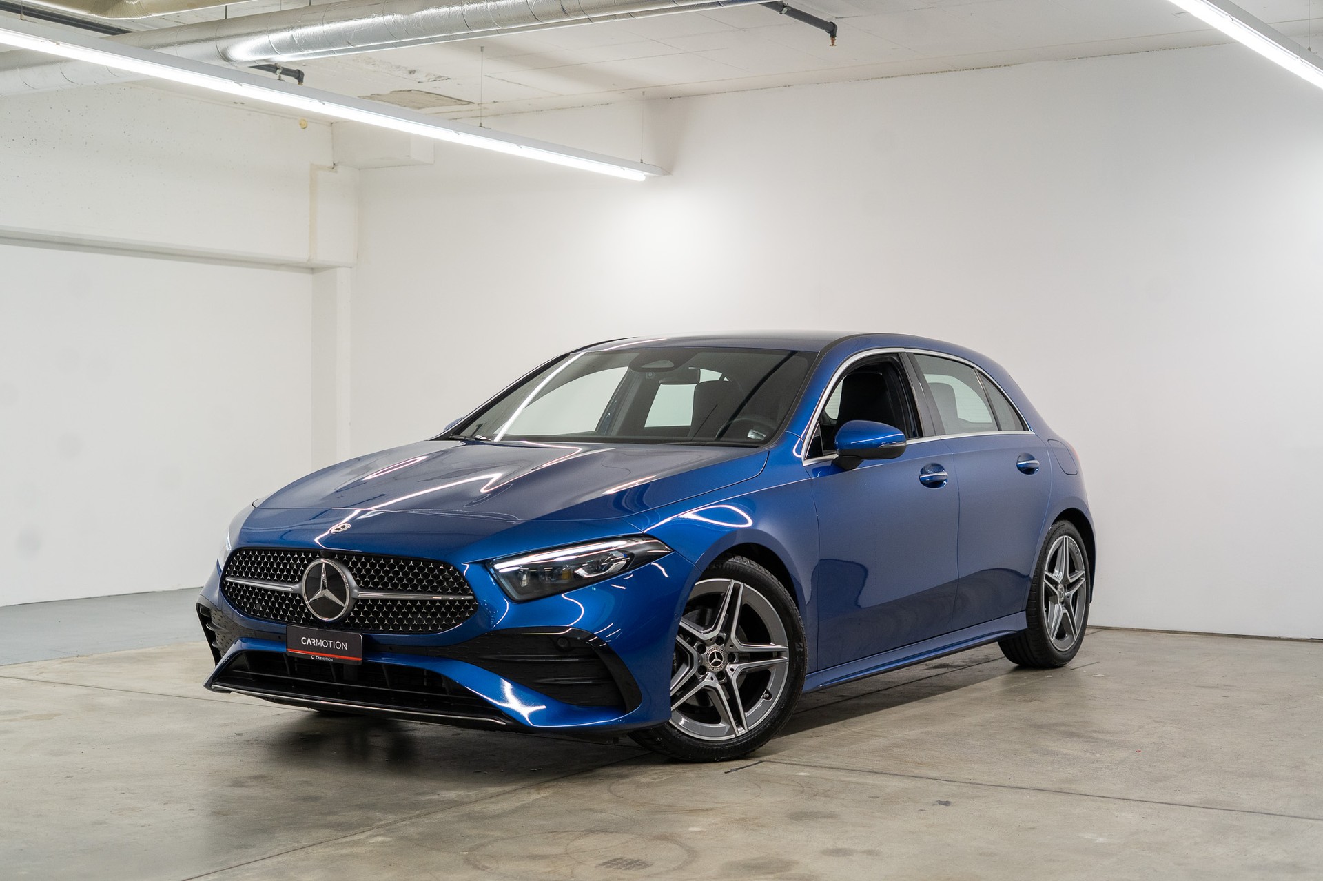 MERCEDES-BENZ A 200 AMG Line *FACELIFT*