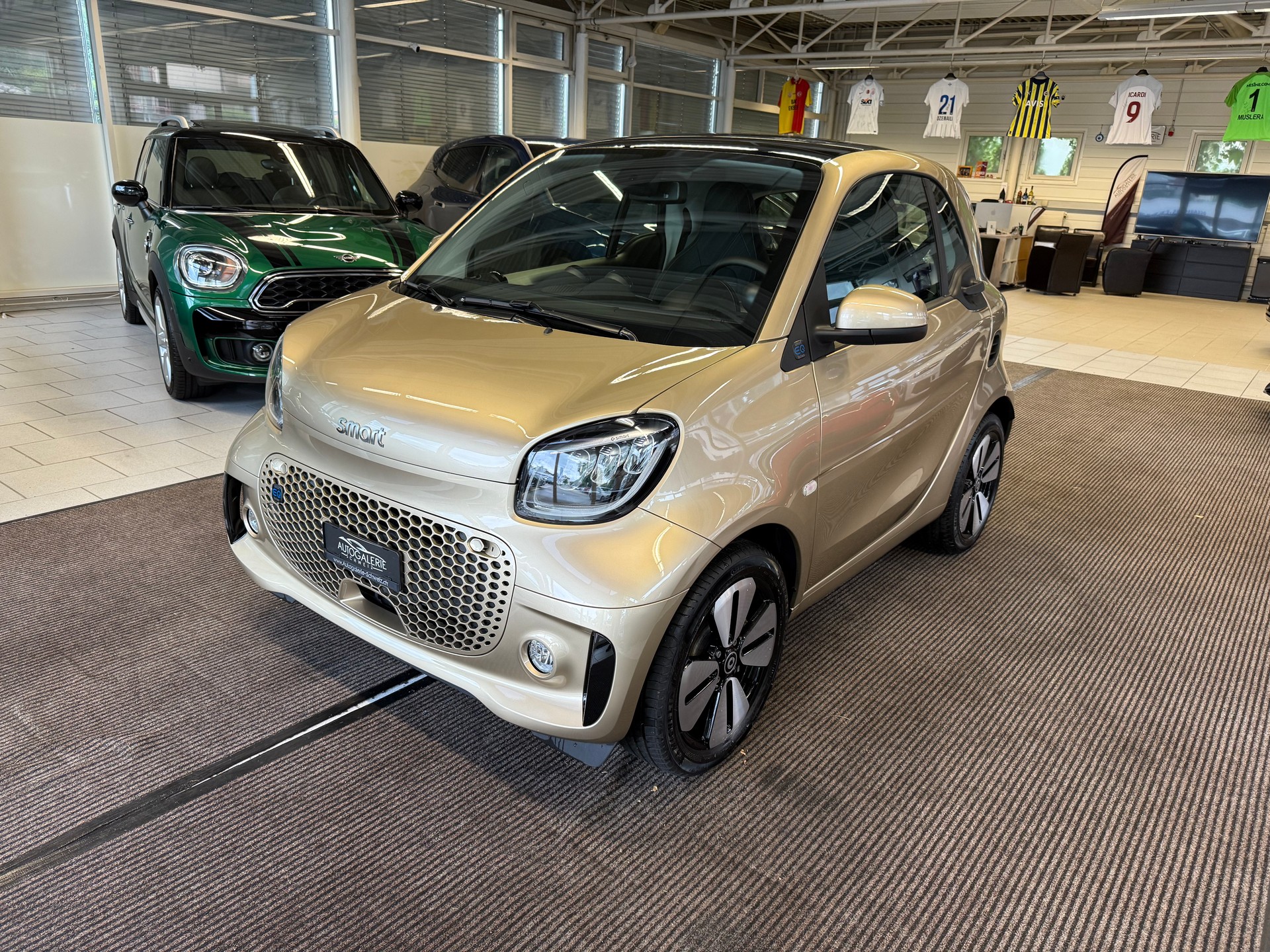 SMART fortwo EQ prime | CH Swiss | EXCLUSIVE PAKET | Panorama | Winter Paket | Voll-LED | Smart Media CarPlay |