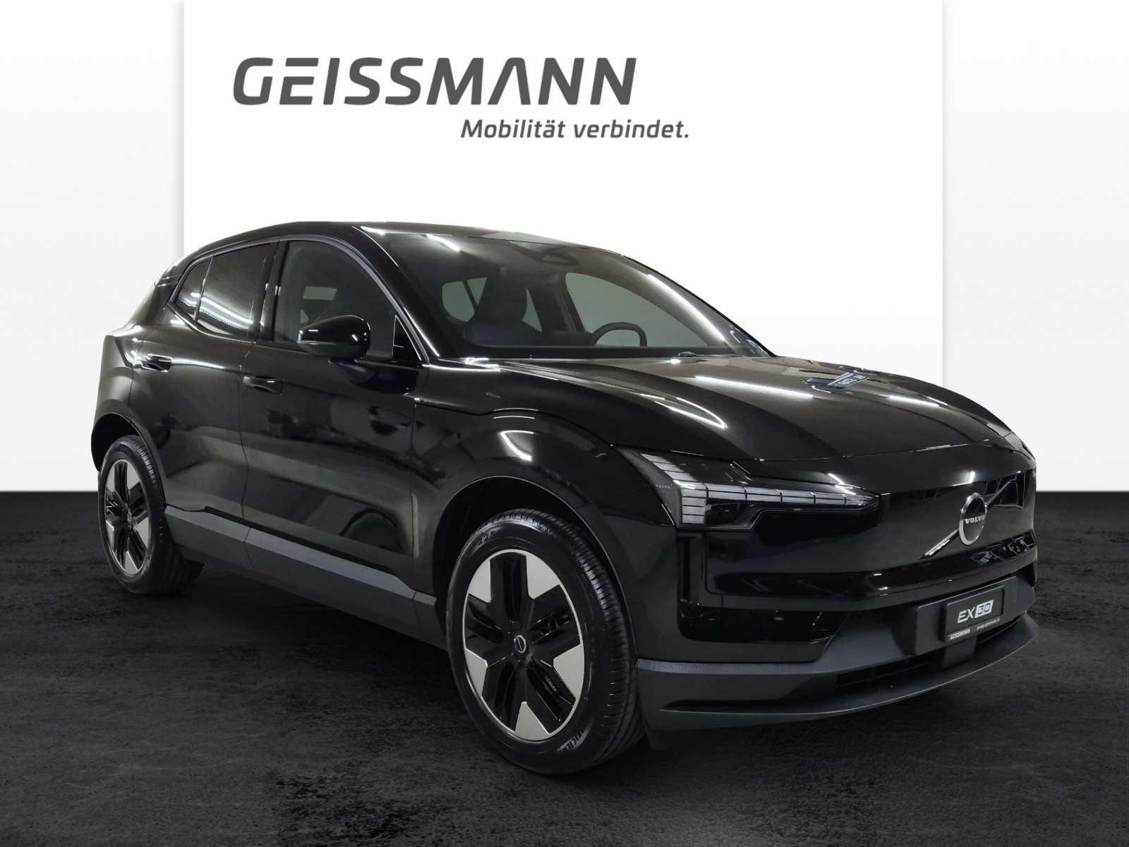 VOLVO EX 30 E60 Xcite Core-showroom-element-1