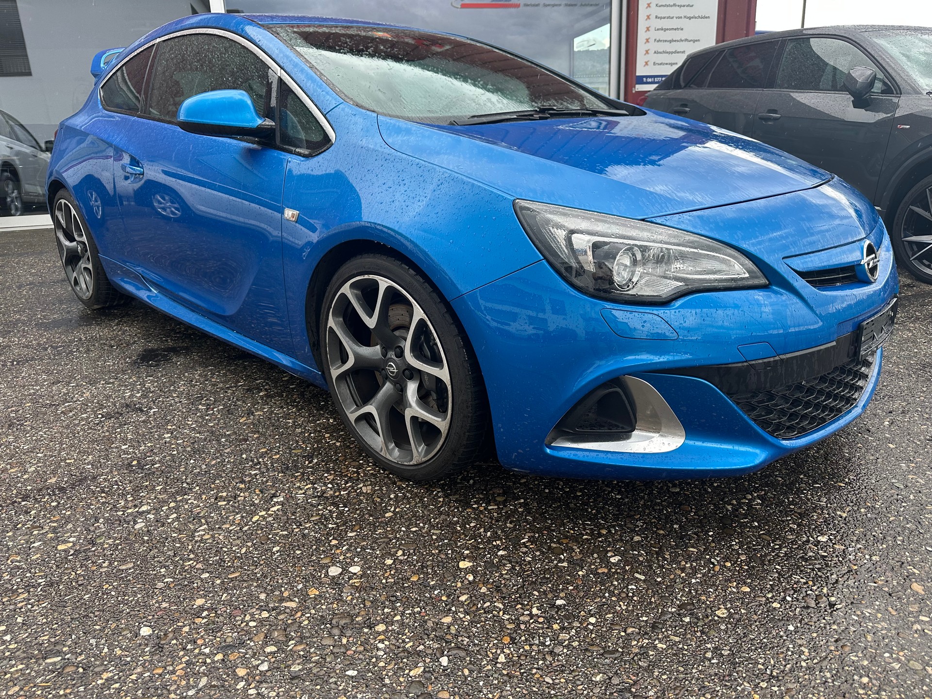 OPEL Astra GTC 2.0i 16V Turbo OPC-showroom-element-1