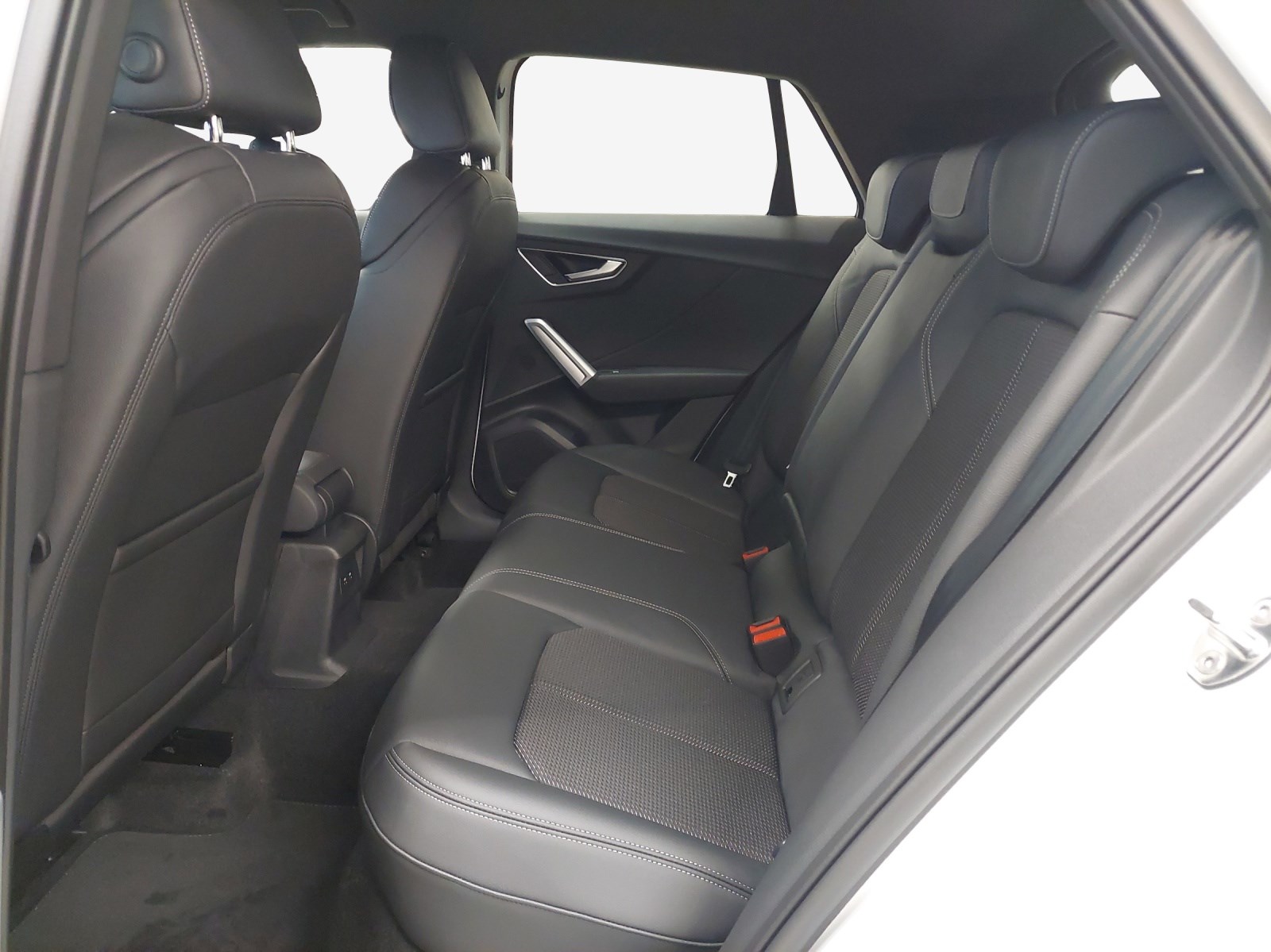 AUDI Q2 35 TFSI S line S-tronic-image-11