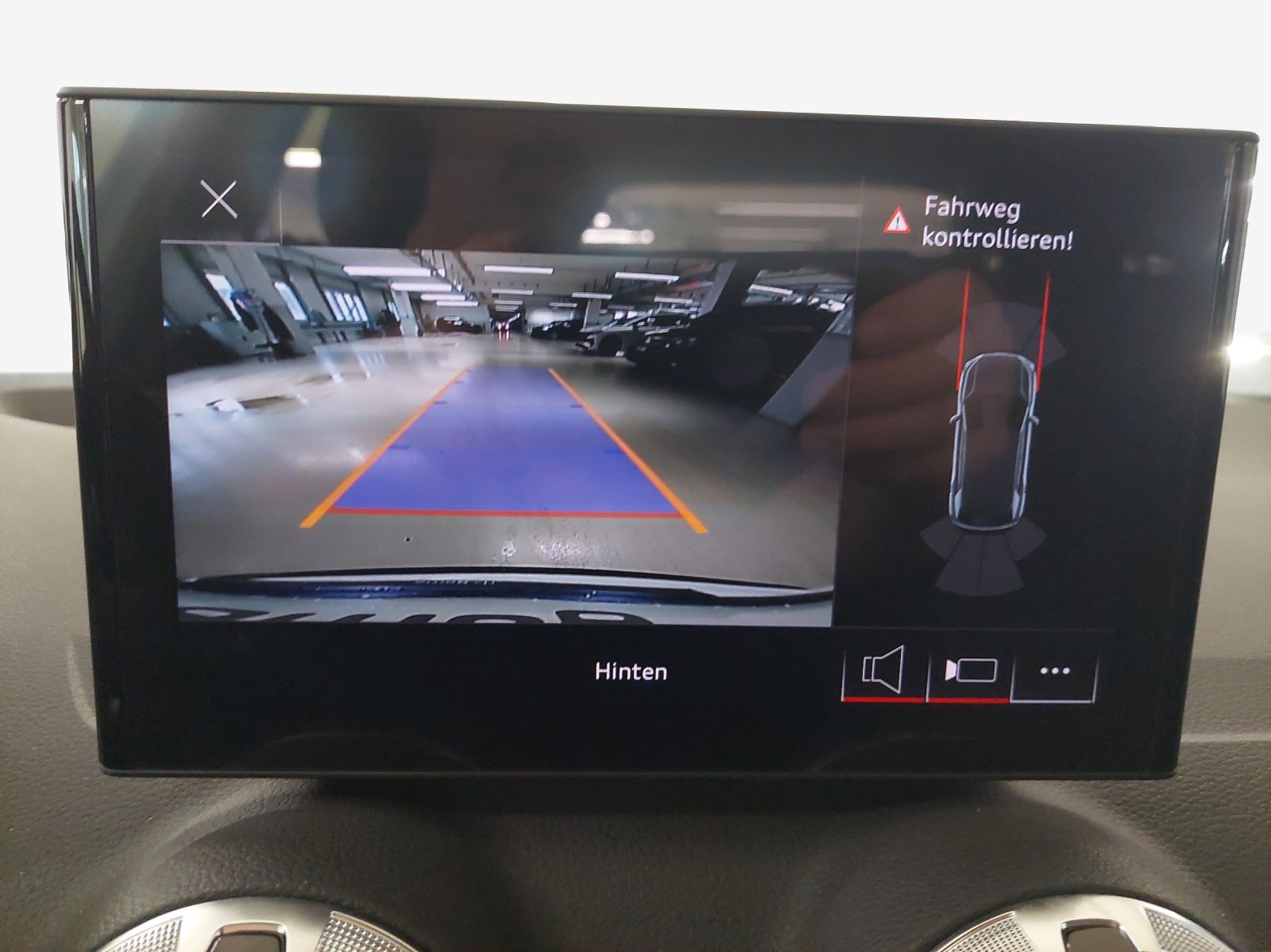 AUDI Q2 35 TFSI S line S-tronic-image-15