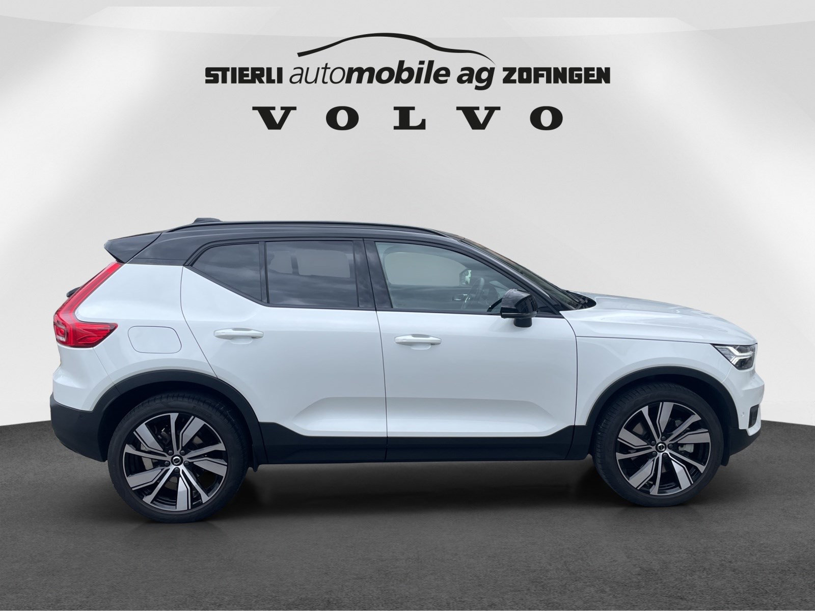 VOLVO XC40 1.5 T5 PiH R-Design-showroom-element-3