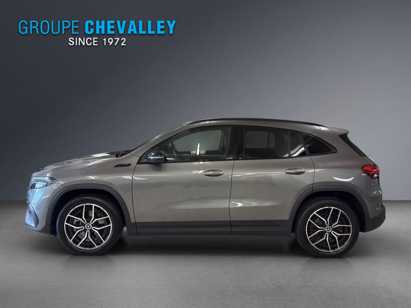 MERCEDES-BENZ EQA 350 4M-showroom-element-1