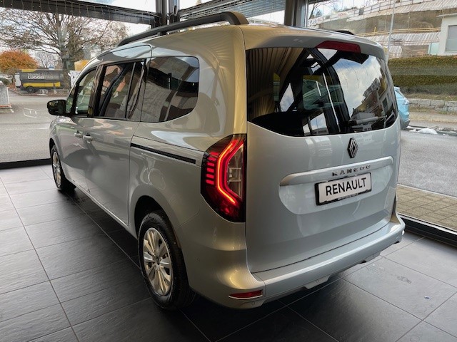 RENAULT Techno-showroom-element-3