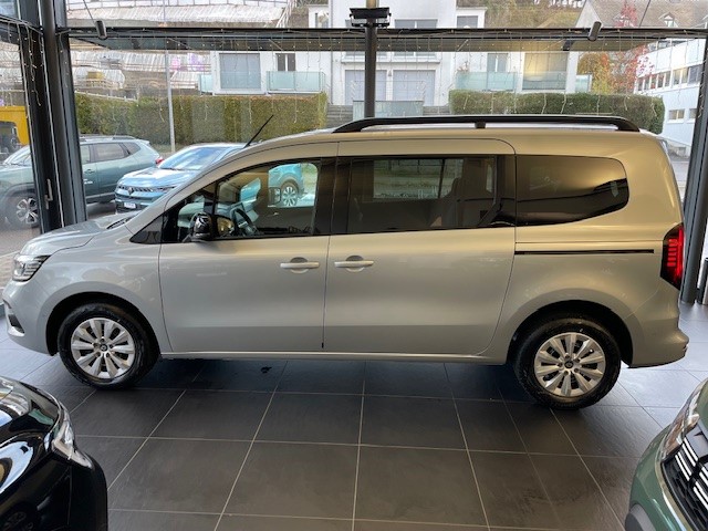 RENAULT Techno-showroom-element-2