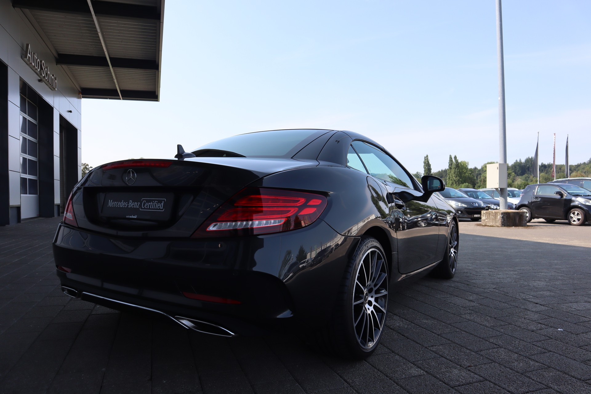 MERCEDES-BENZ SLC 200 AMG Line 9G-Tronic-showroom-element-2