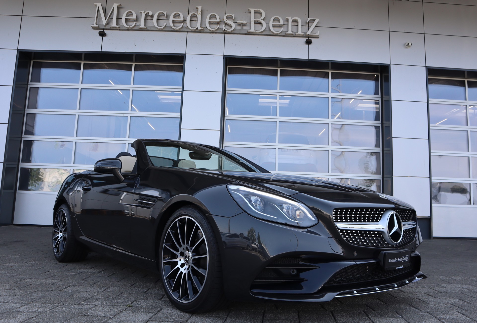MERCEDES-BENZ SLC 200 AMG Line 9G-Tronic