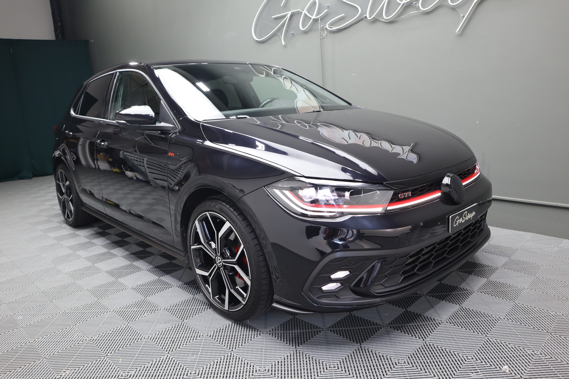 VW Polo 2.0 TSI GTI DSG-showroom-element-1