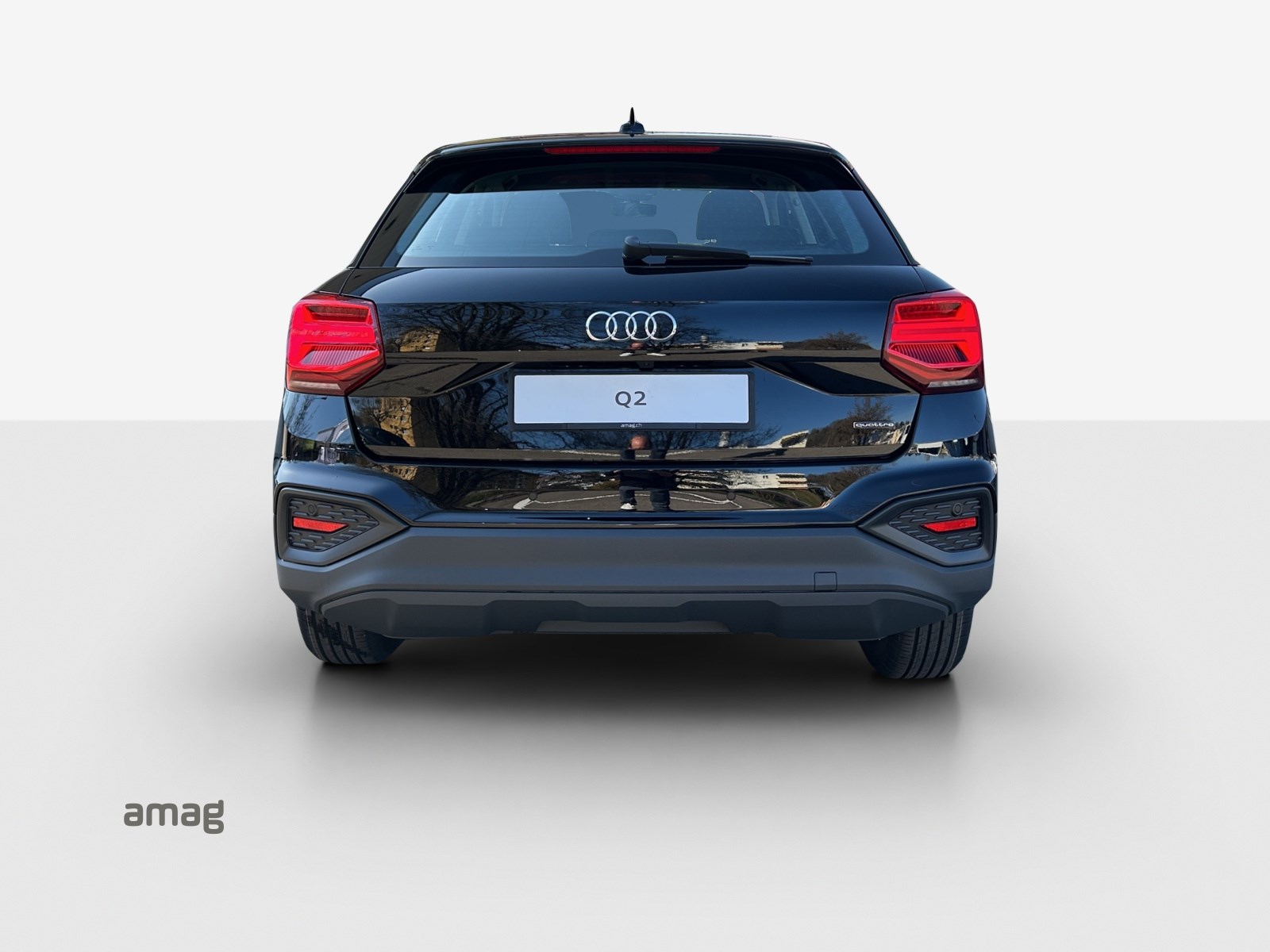 AUDI Q2 40 TFSI Attraction quattro S-tronic-showroom-element-3