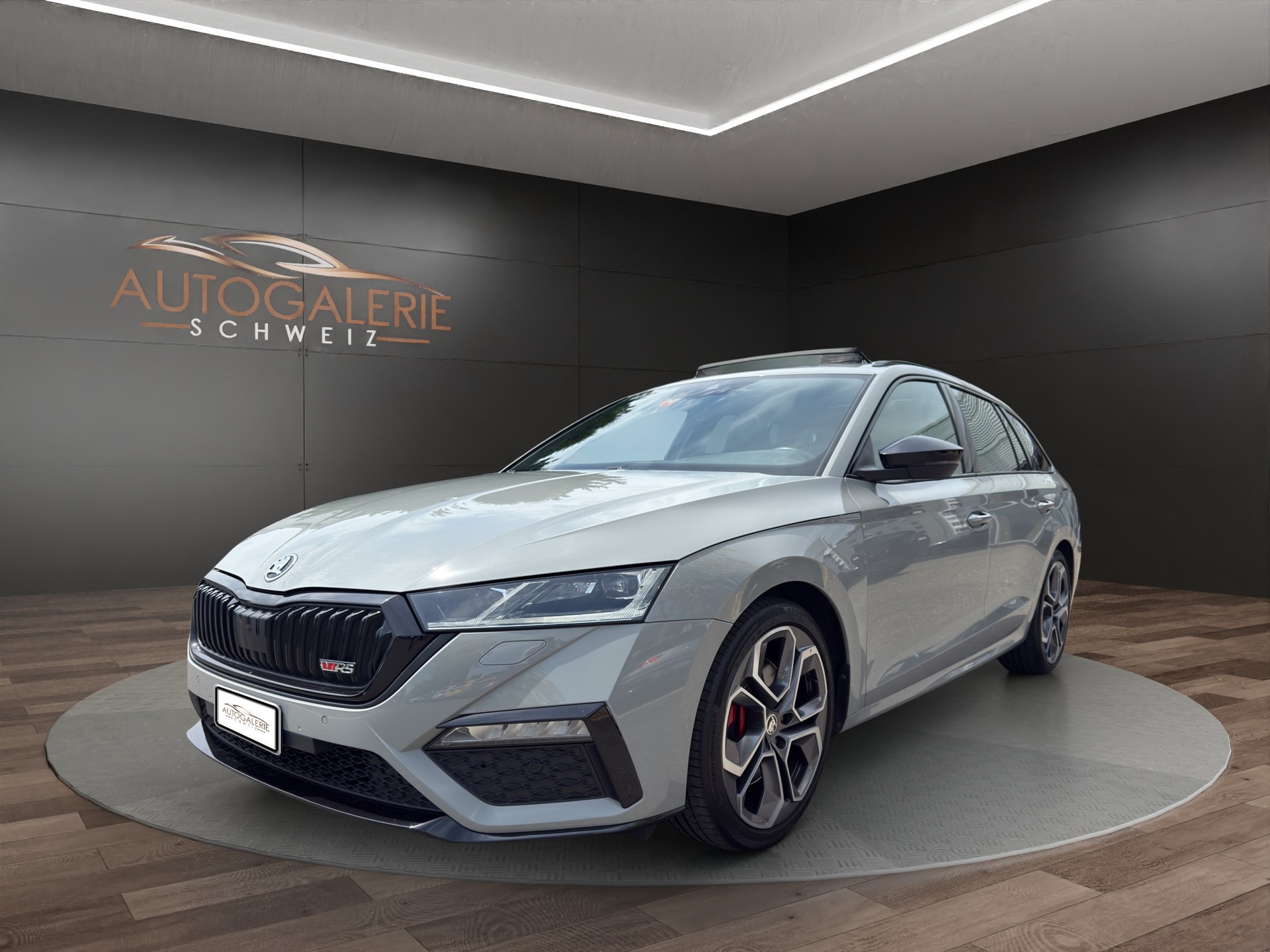 SKODA Octavia Combi 2.0 TSI DSG RS | CH Fahrzeug | Panorama | Travel Assist | 19" |