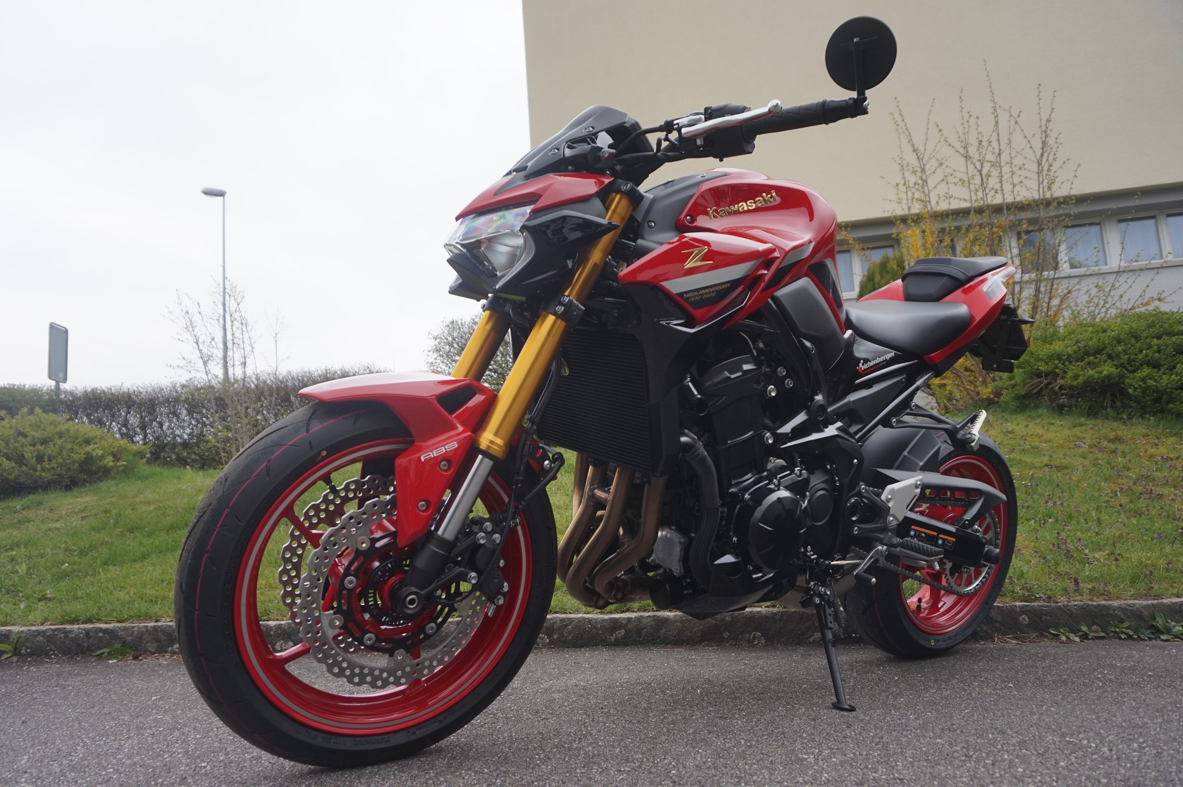 KAWASAKI Z900 ABS 50th Years mit LV10 Black Edition Auspuff Kaufen