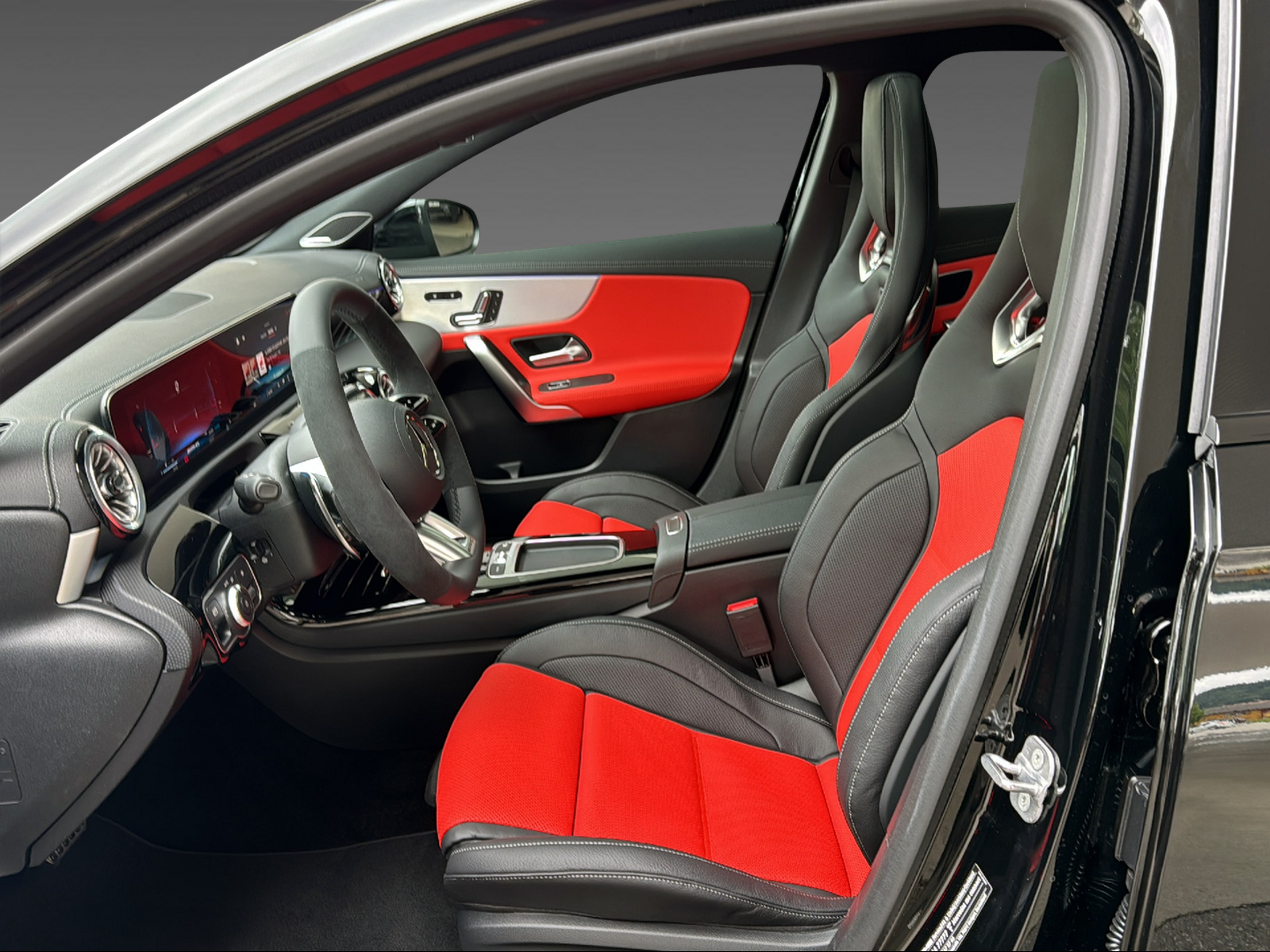 MERCEDES-BENZ A 35 4Matic-image-8