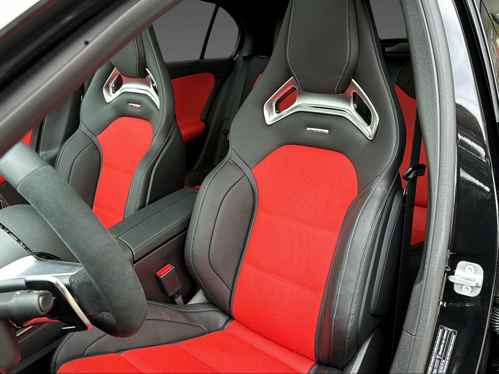 MERCEDES-BENZ A 35 4Matic-image-7