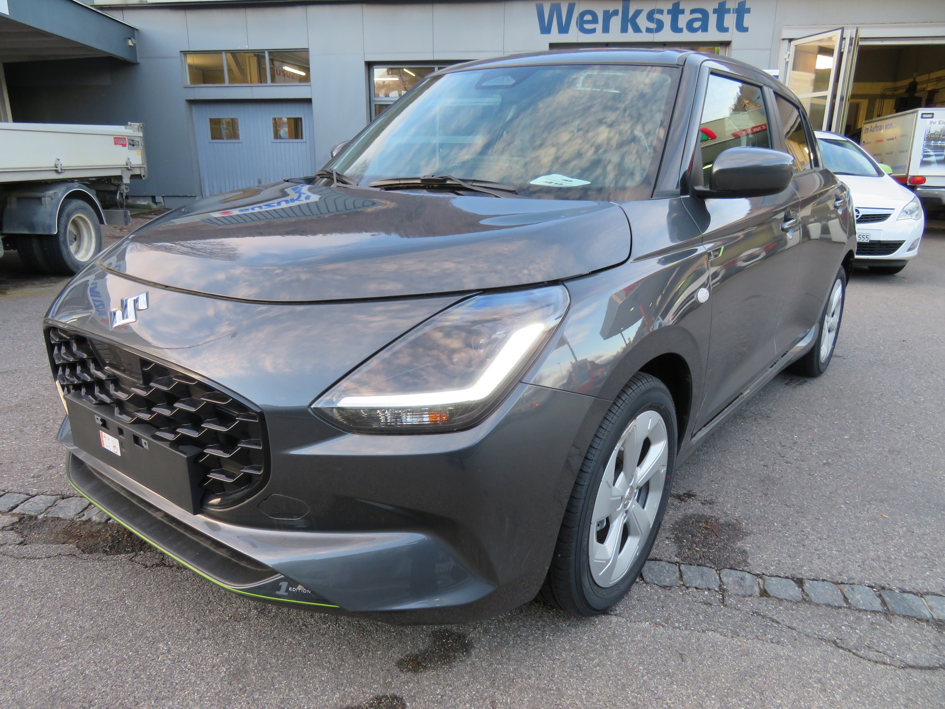 SUZUKI Swift 1.2 1st Edition Hybrid CVT