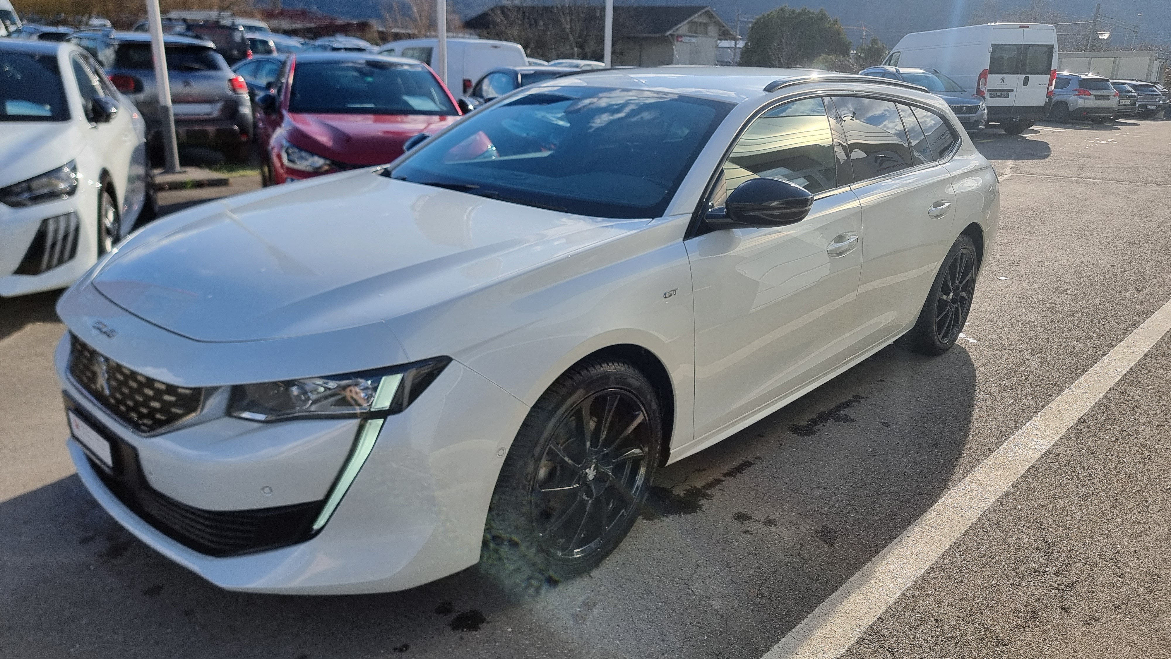PEUGEOT 508 SW 1.6 Pure Tech (Kombi) Peugeot PEUGEOT 508 SW 1.6 Pure Tech (Kombi)