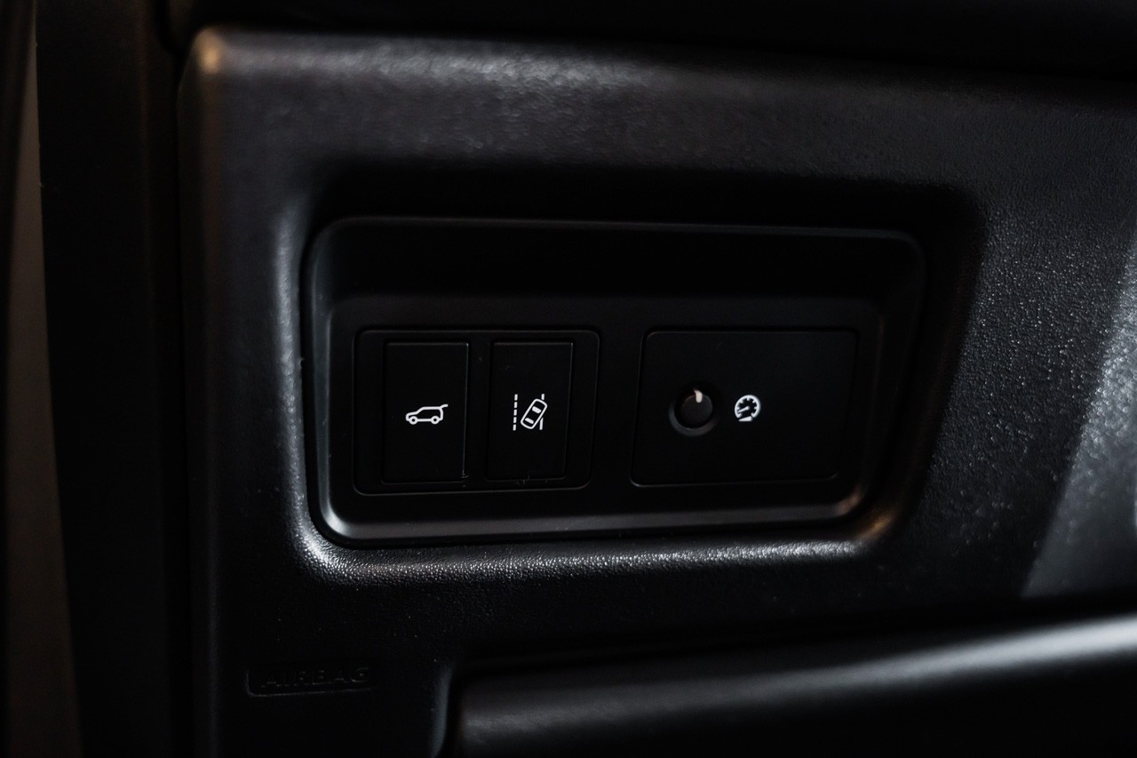 LAND ROVER Discovery Sport 2.0 Si4 SE AT9-image-24