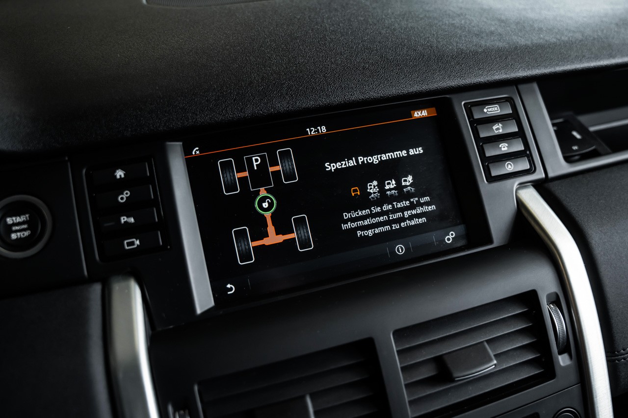 LAND ROVER Discovery Sport 2.0 Si4 SE AT9-image-21