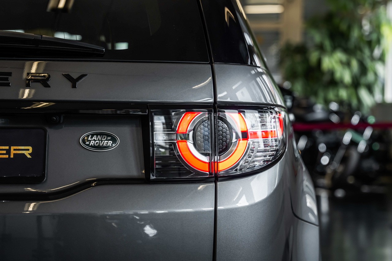 LAND ROVER Discovery Sport 2.0 Si4 SE AT9-image-9