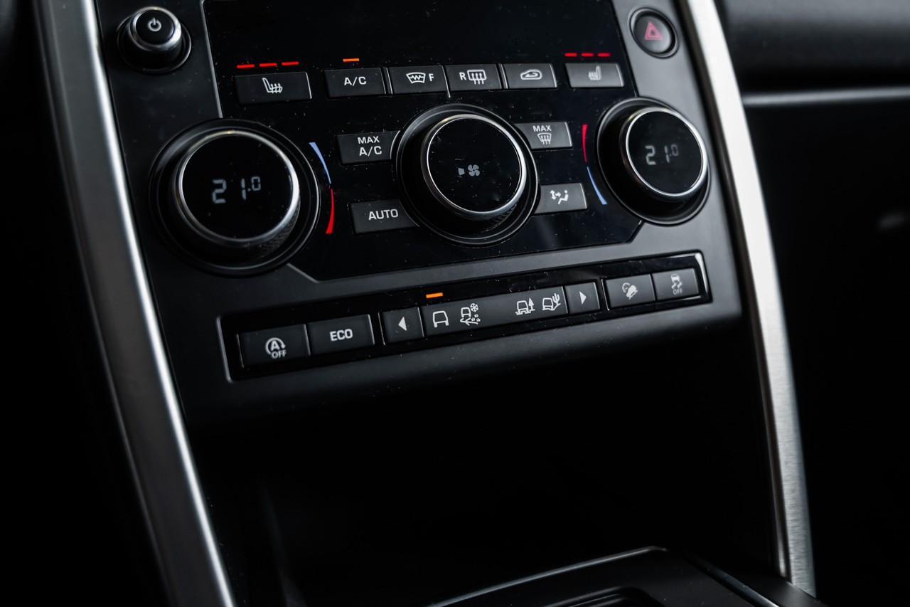 LAND ROVER Discovery Sport 2.0 Si4 SE AT9-image-22