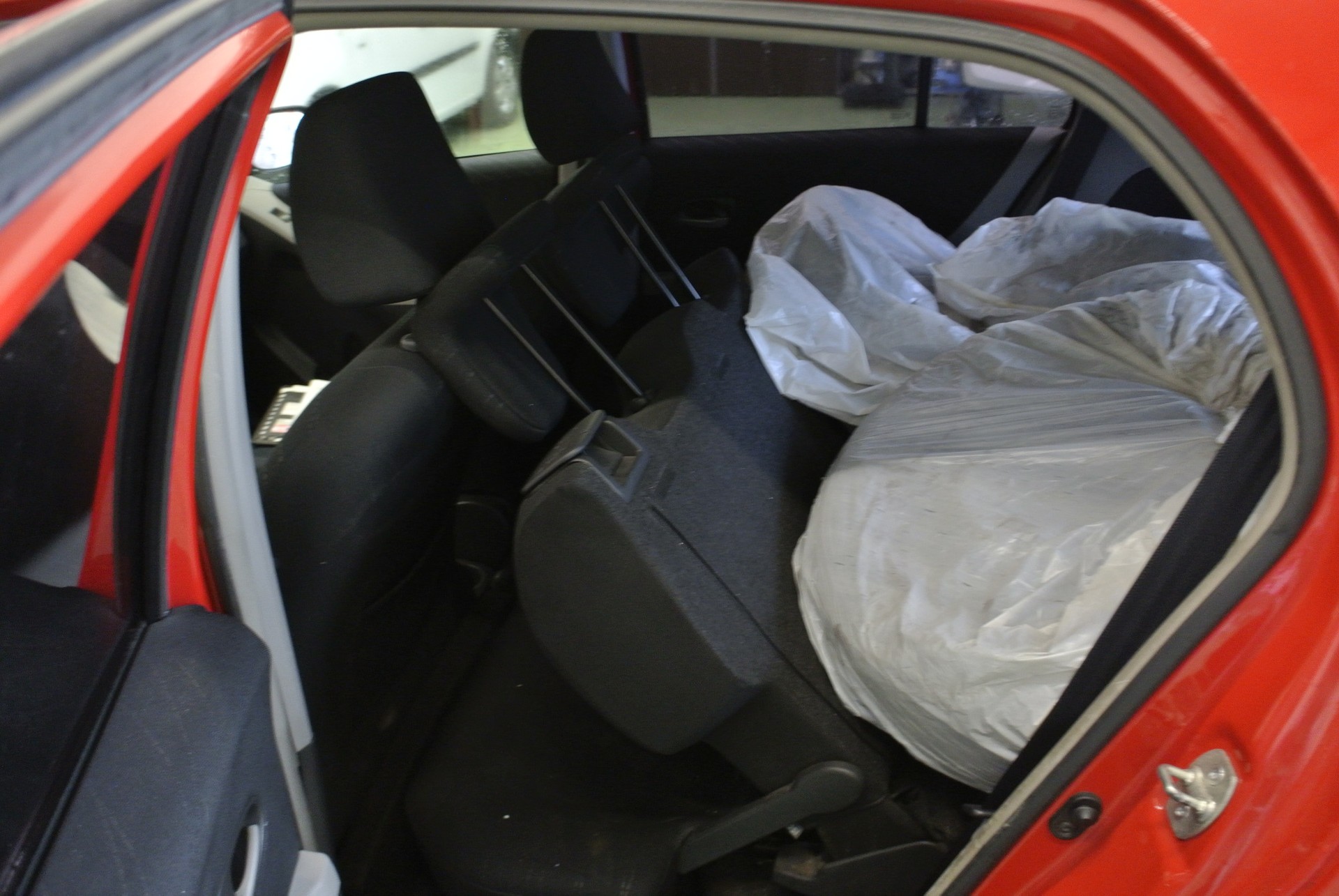 TOYOTA Yaris 1.4 D-4D Linea Sol-image-21