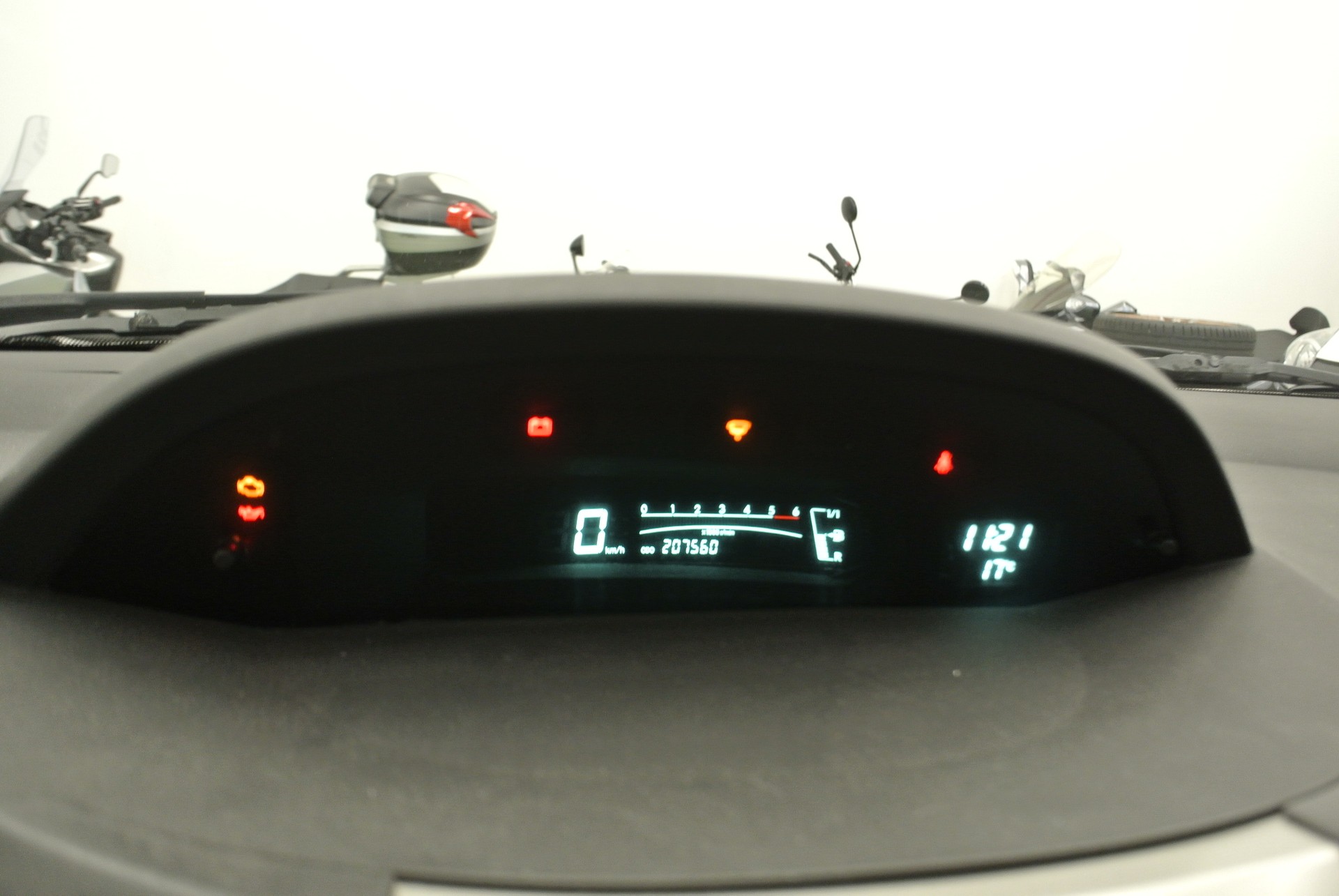 TOYOTA Yaris 1.4 D-4D Linea Sol-image-28