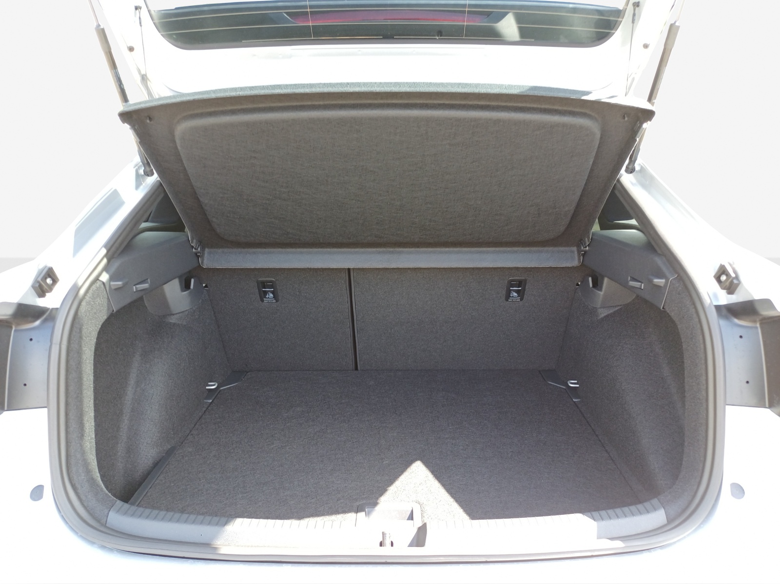 VW Taigo 1.0 TSI R-Line DSG-image-12