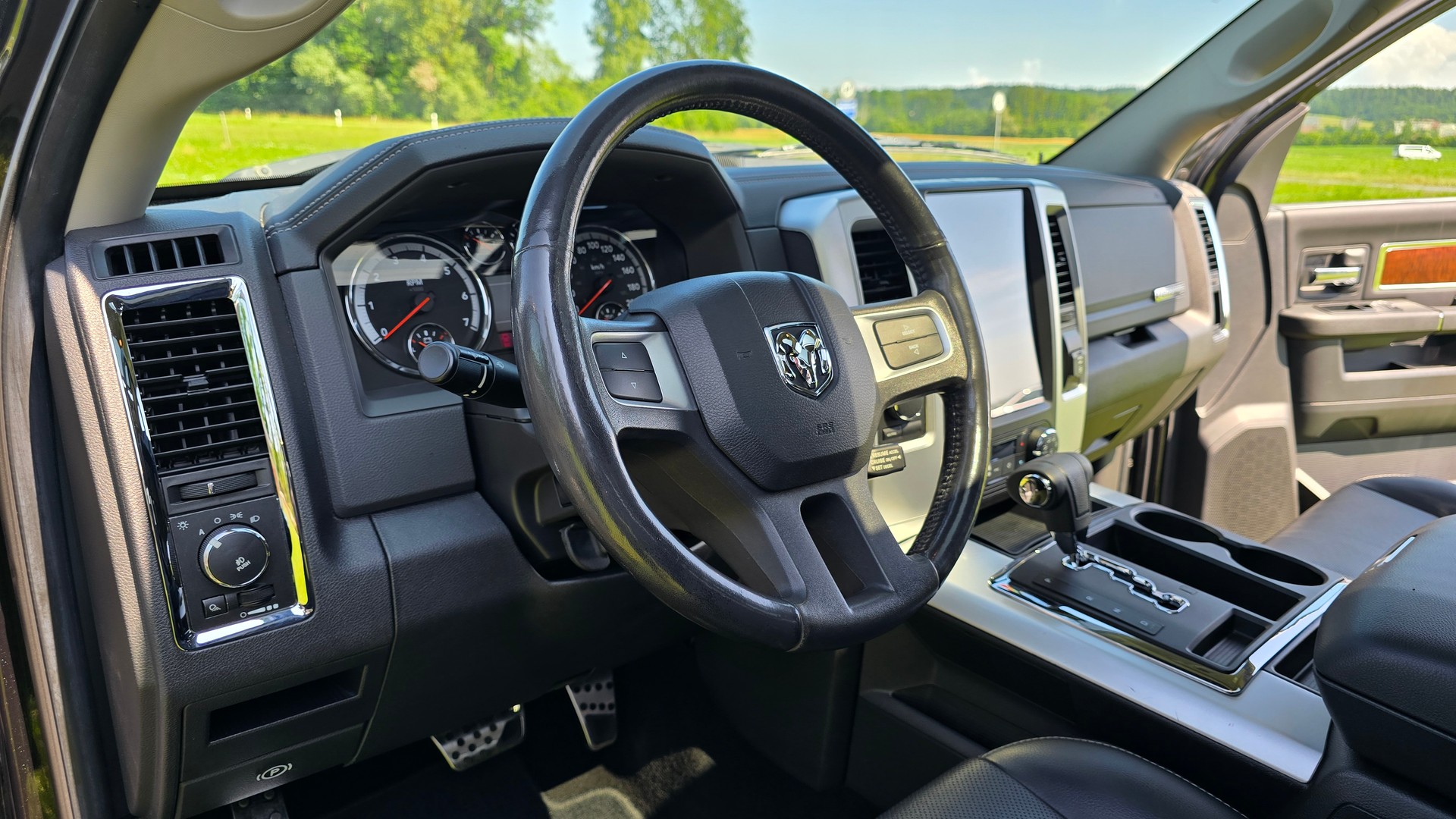 DODGE DODGE RAM 1500 5.7 V8 Hemi Laramie Crew Cab 4X4-image-27