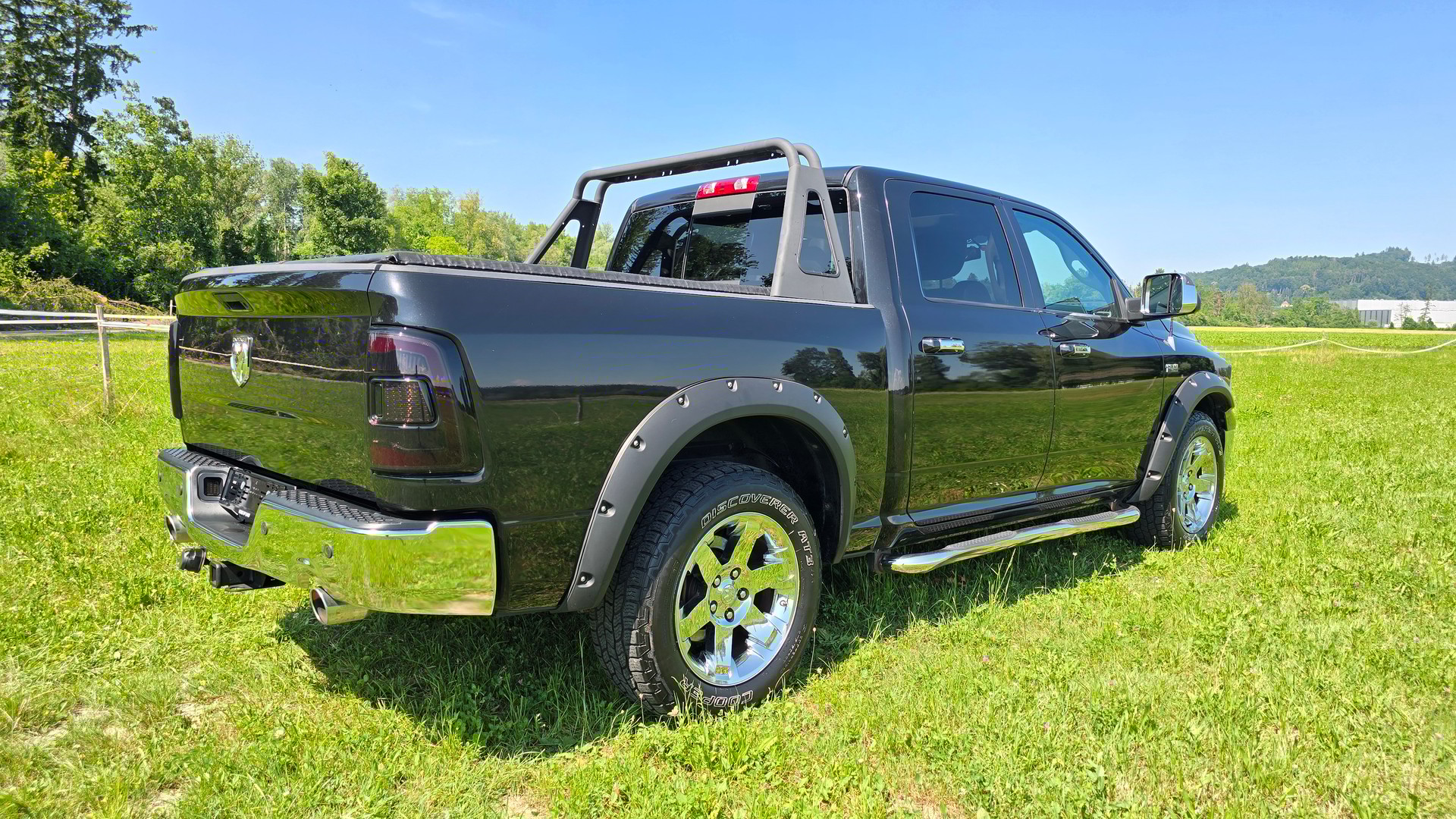 DODGE DODGE RAM 1500 5.7 V8 Hemi Laramie Crew Cab 4X4-image-10
