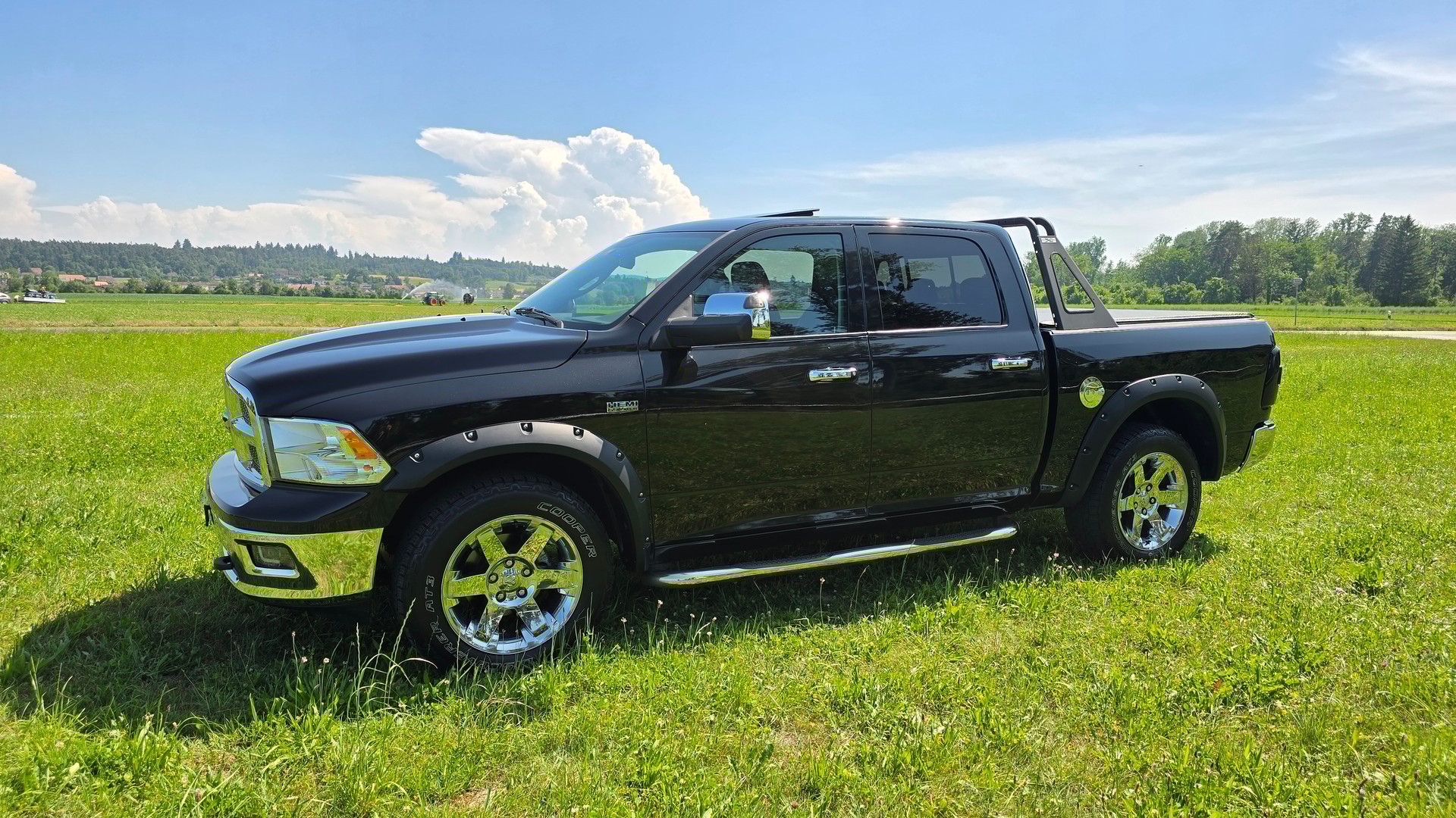DODGE DODGE RAM 1500 5.7 V8 Hemi Laramie Crew Cab 4X4-image-3