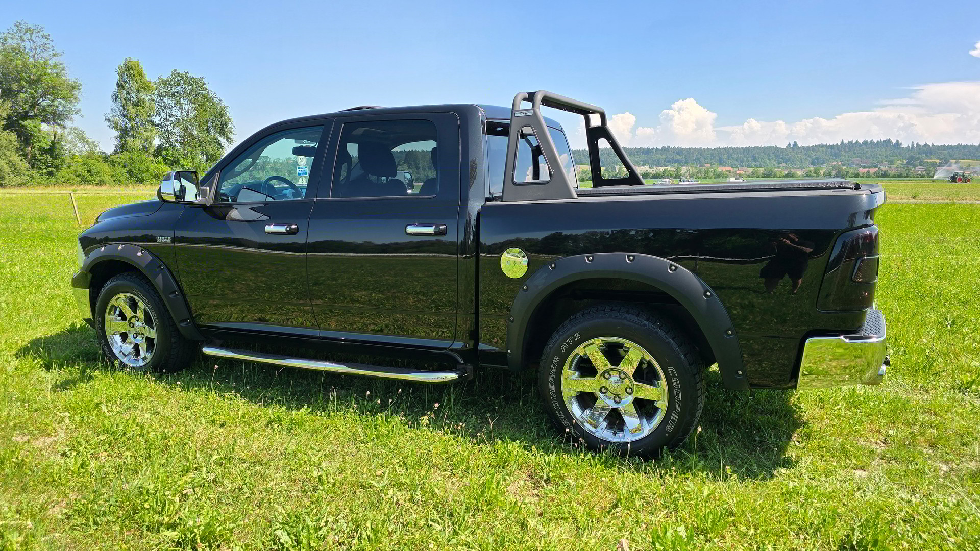 DODGE DODGE RAM 1500 5.7 V8 Hemi Laramie Crew Cab 4X4-image-5